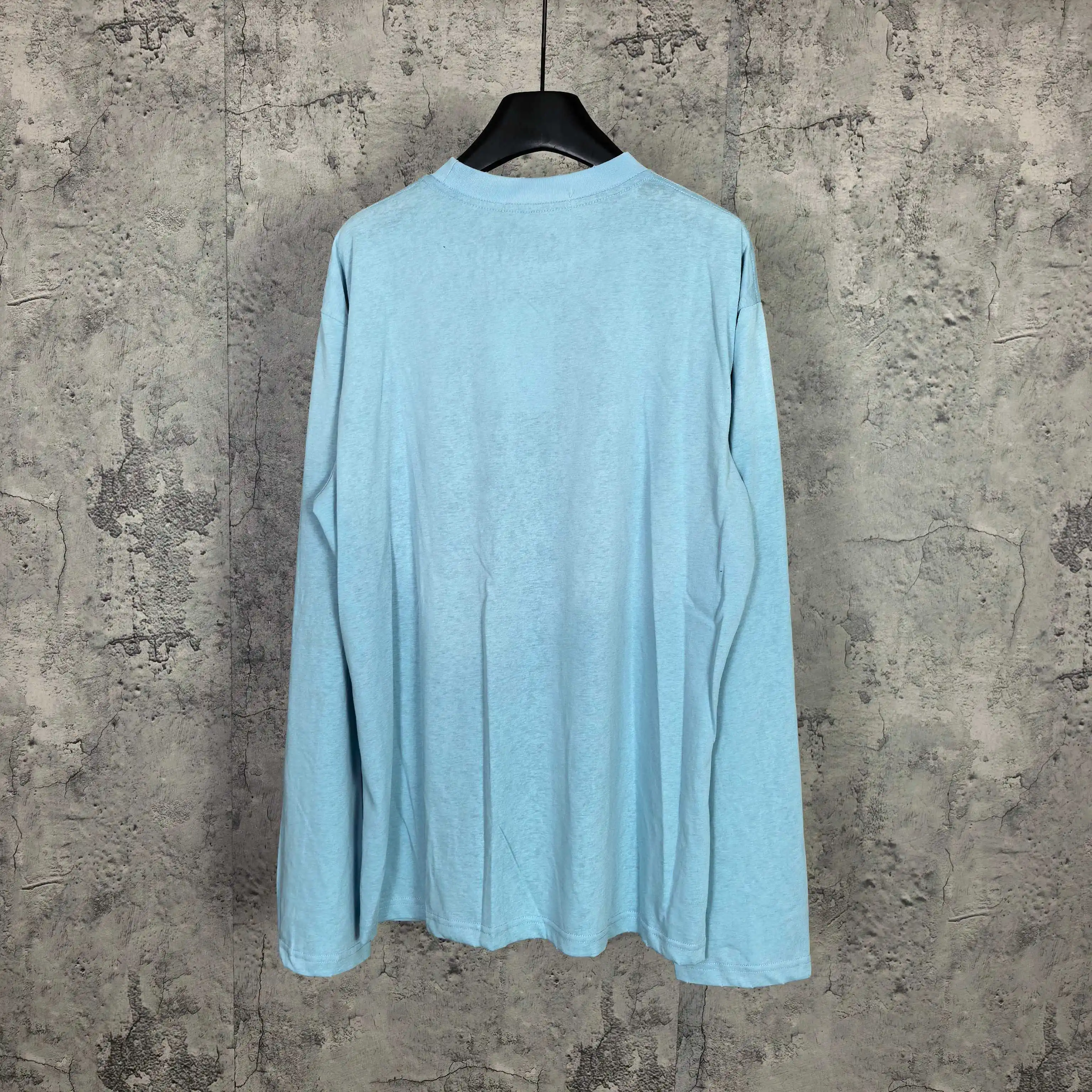 1996 Logo Distressed Long-Sleeve T-Shirt D14023267 — view 2