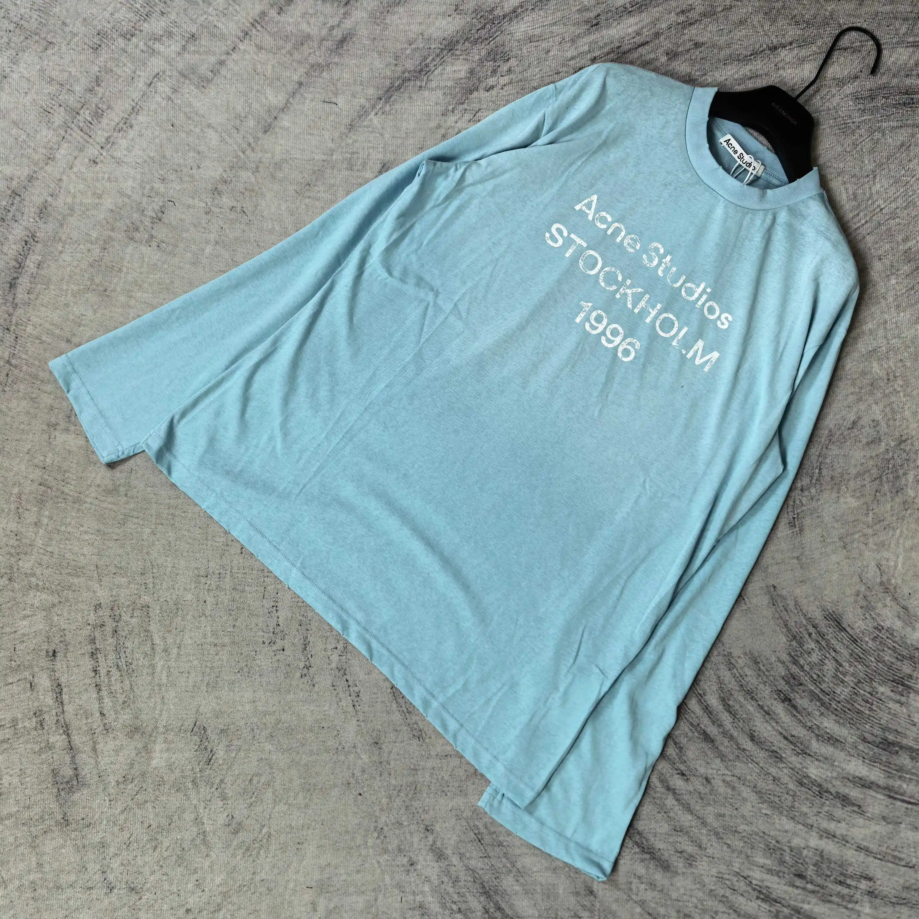 1996 Logo Distressed Long-Sleeve T-Shirt D14023267 — view 4