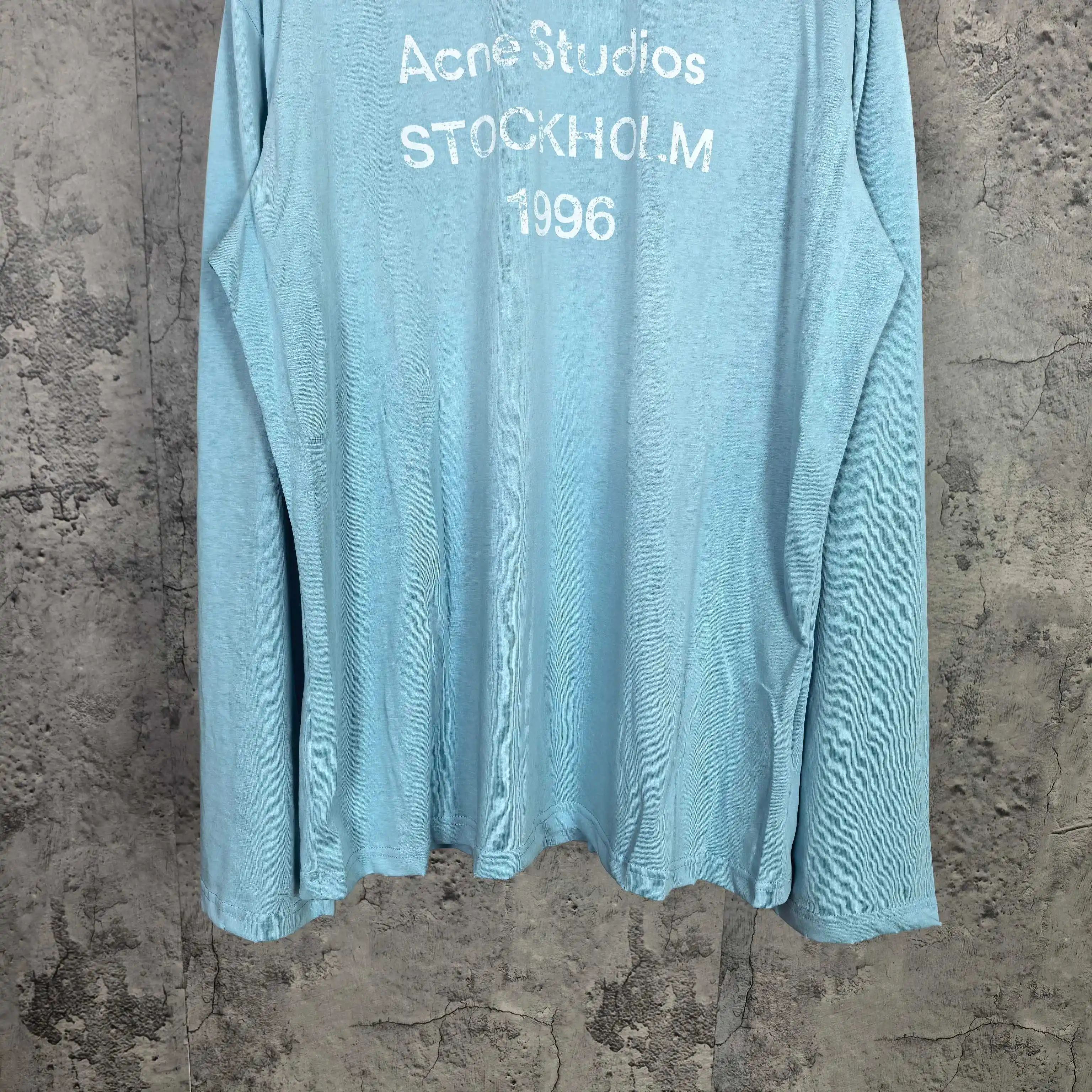 1996 Logo Distressed Long-Sleeve T-Shirt D14023267 — view 10
