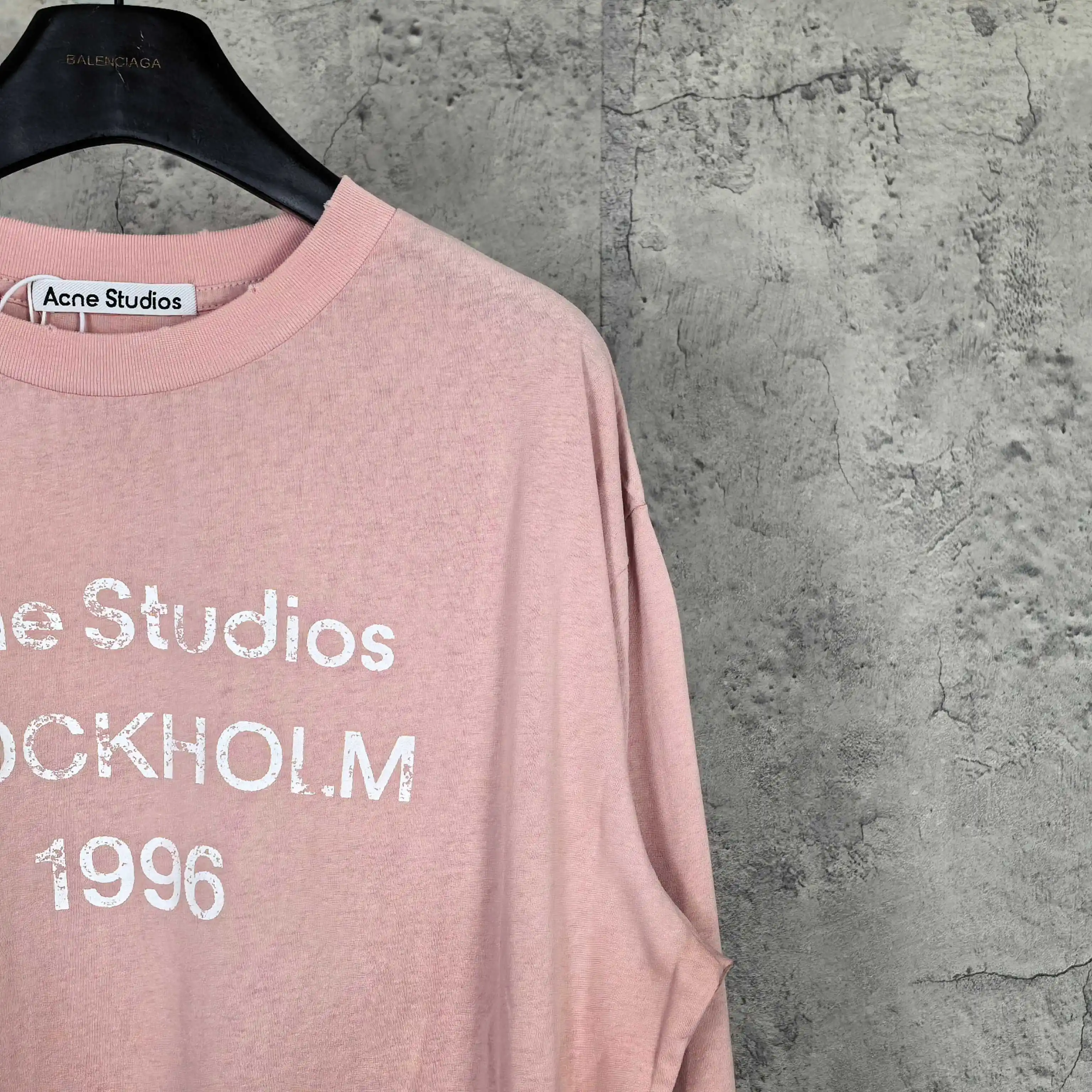 1996 Logo Print Distressed Long-Sleeve T-Shirt D14023268 — view 9