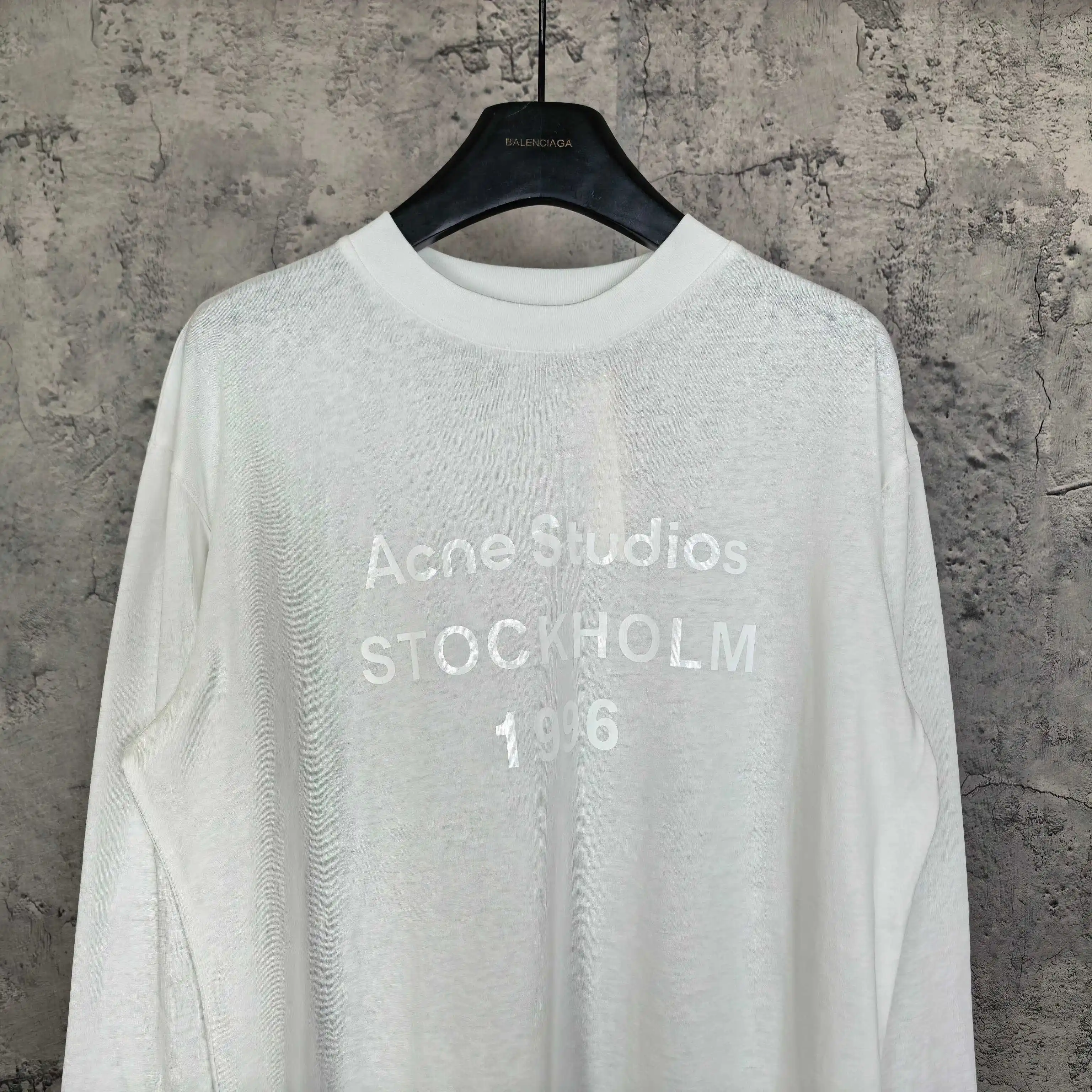 1996 Logo Long-Sleeve T-Shirt D14023258 — view 3