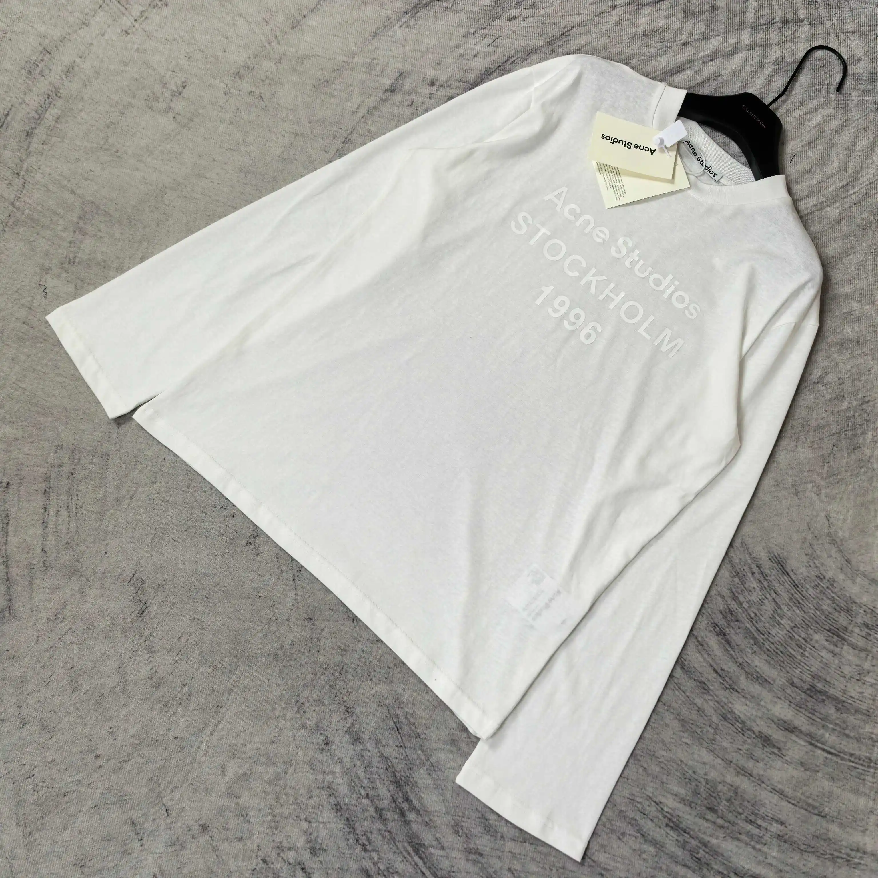 1996 Logo Long-Sleeve T-Shirt D14023258 — view 4