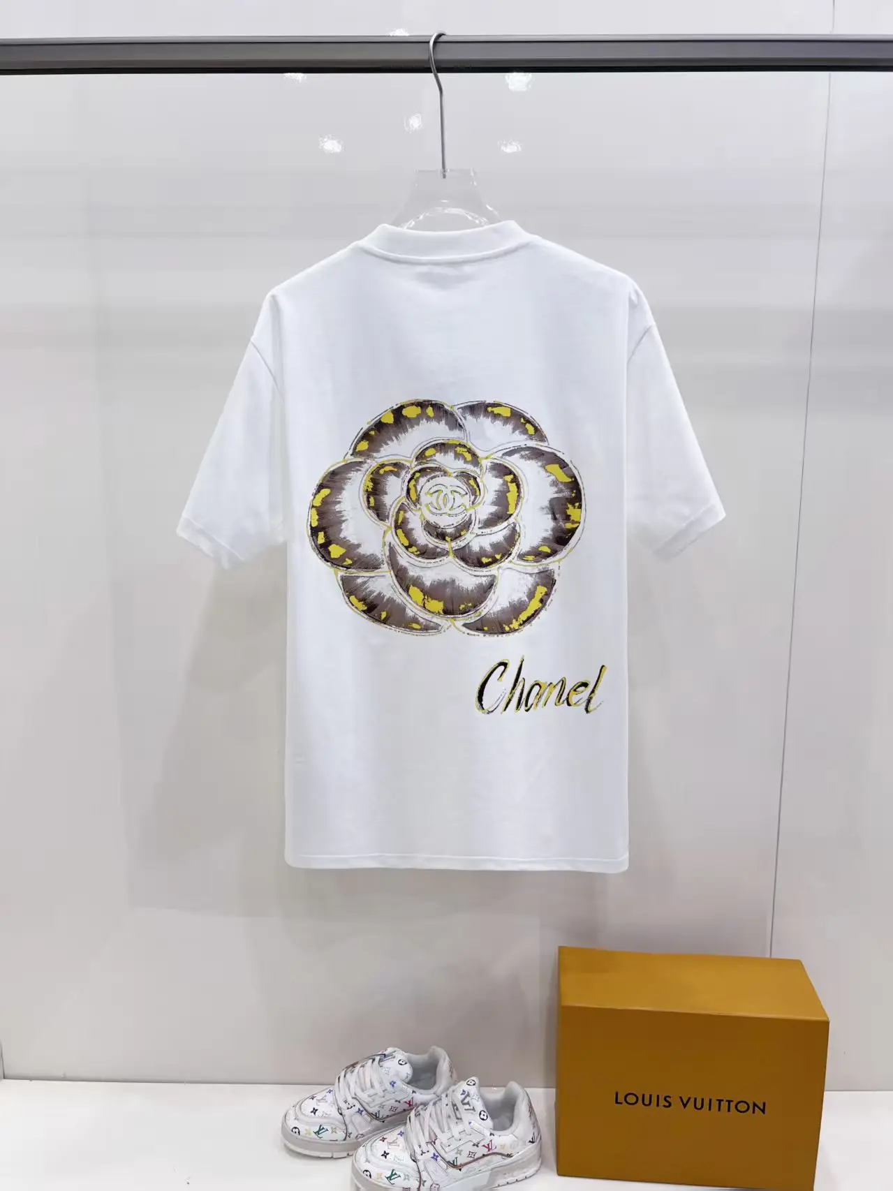 Camellia Graphic Print Cotton T-Shirt D14520144