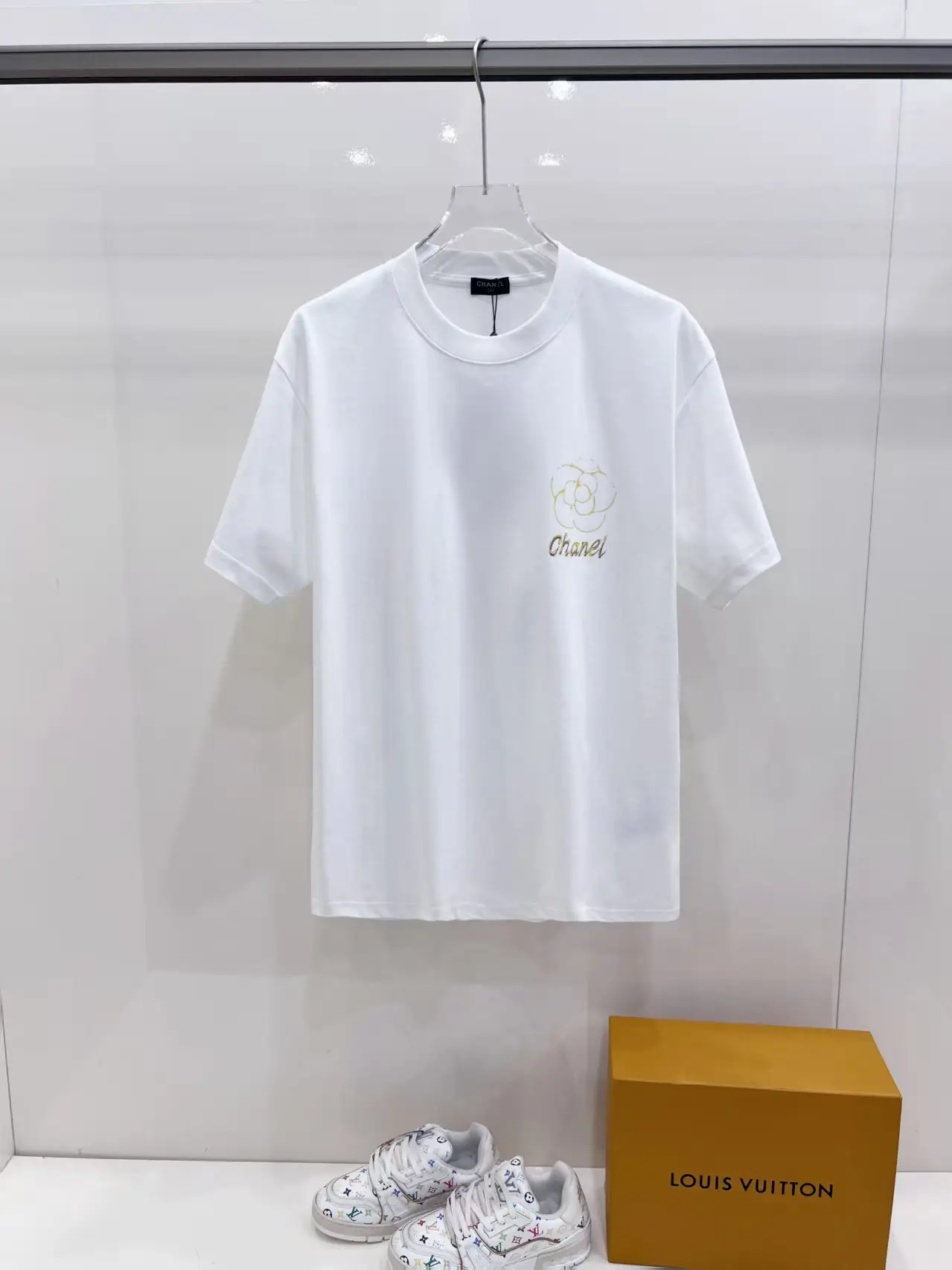 Camellia Graphic Print Cotton T-Shirt D14520144 — view 2