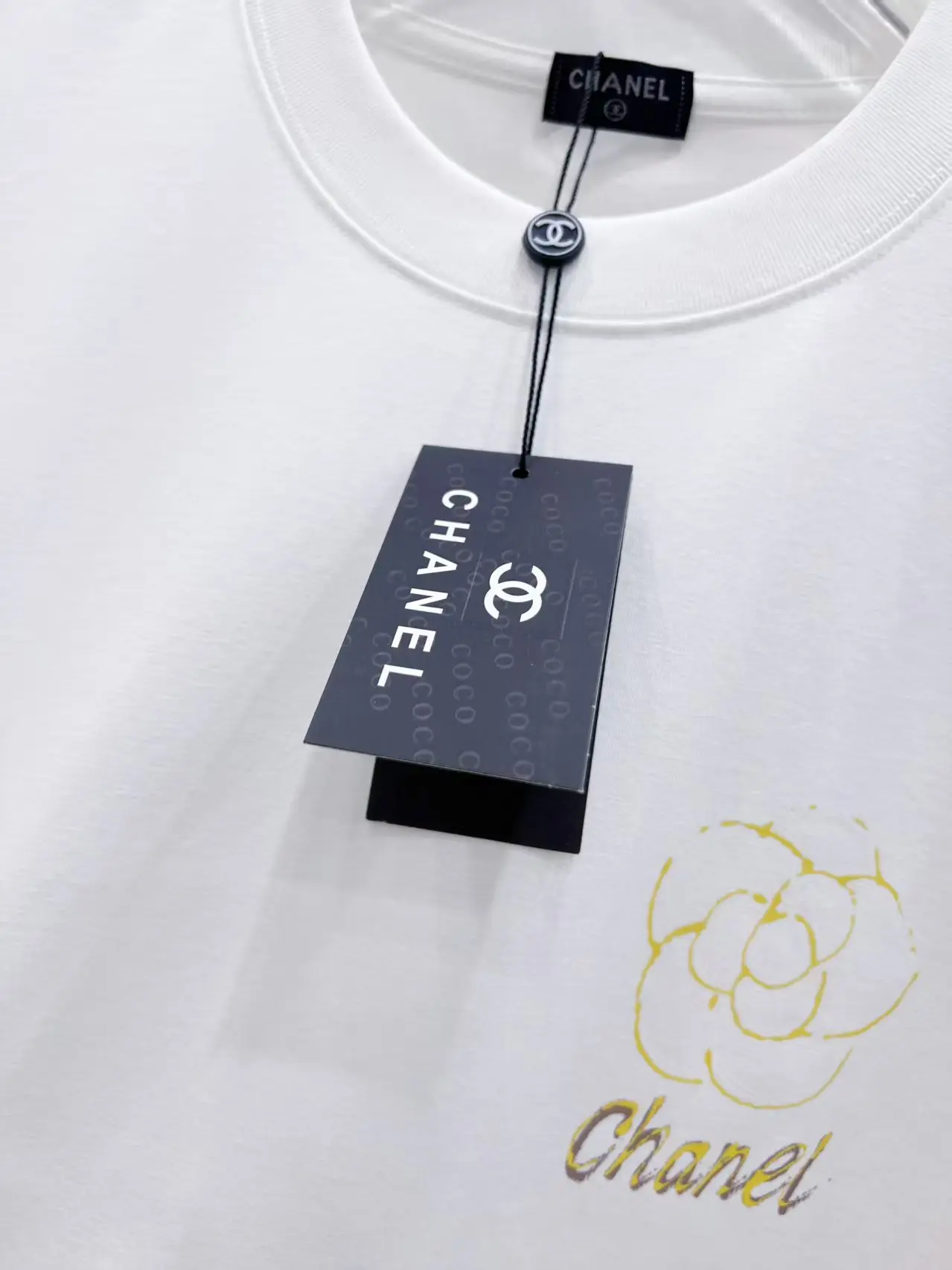 Camellia Graphic Print Cotton T-Shirt D14520144 — view 9