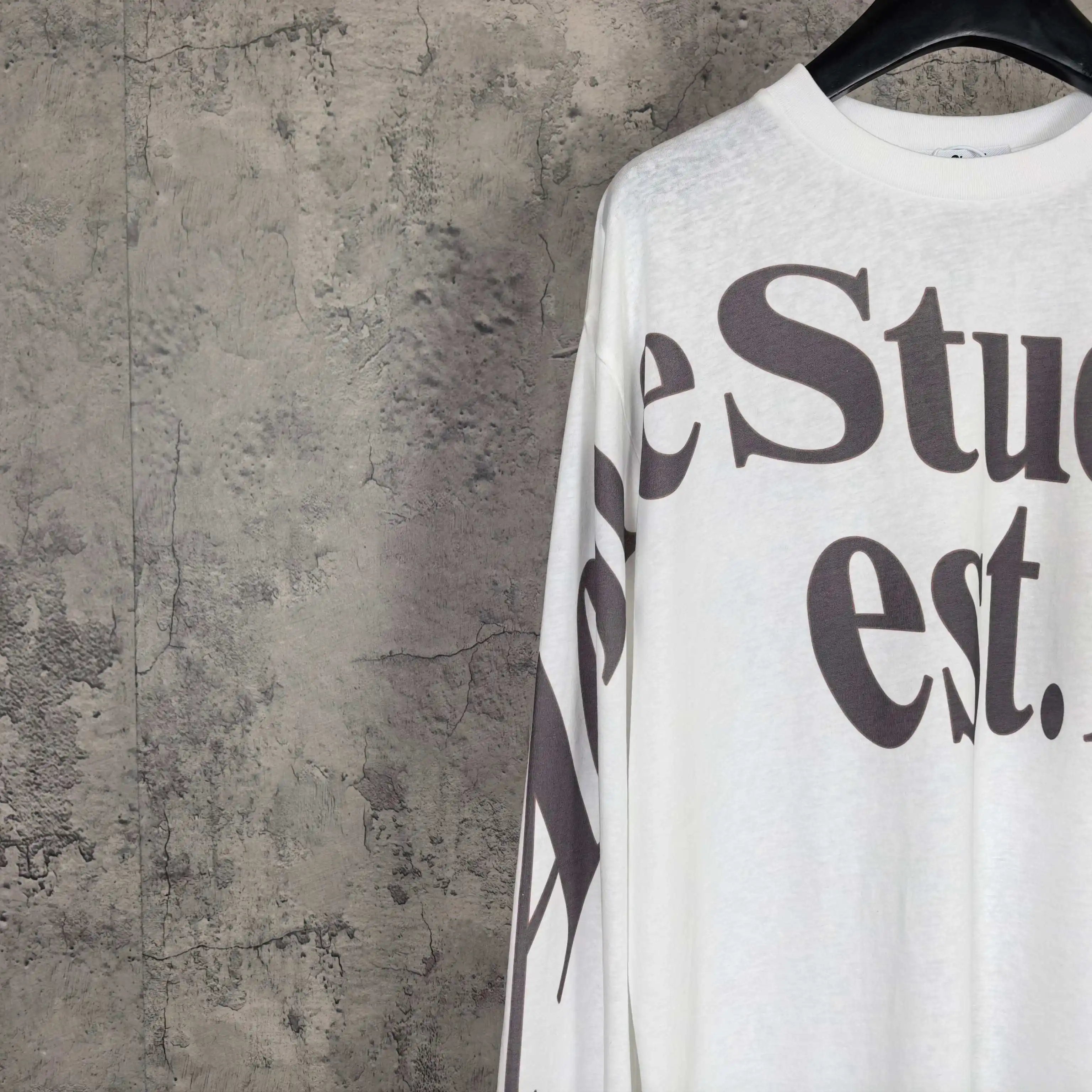Logo Print Long-Sleeve T-Shirt D14523230 — view 8