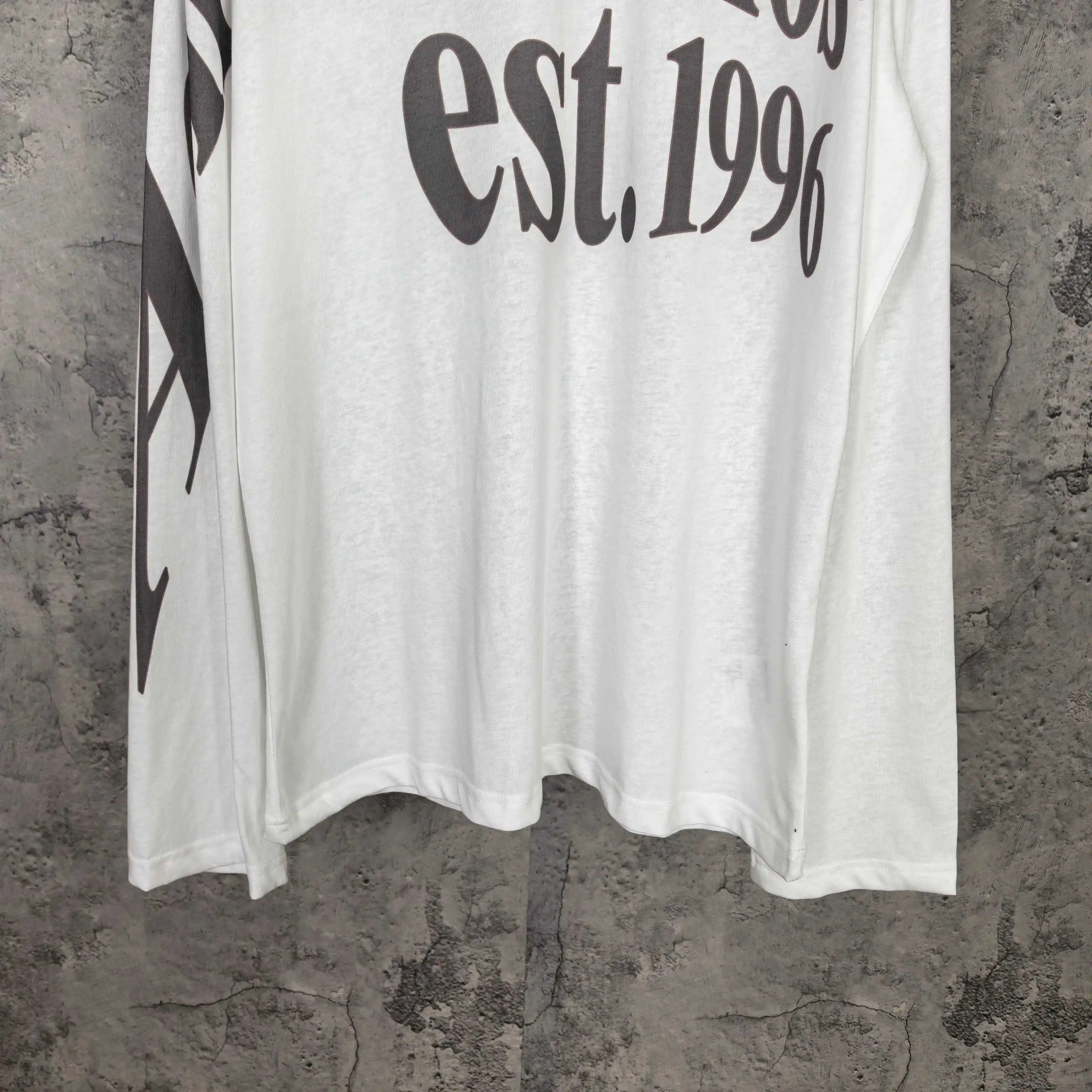 Logo Print Long-Sleeve T-Shirt D14523230 — view 10