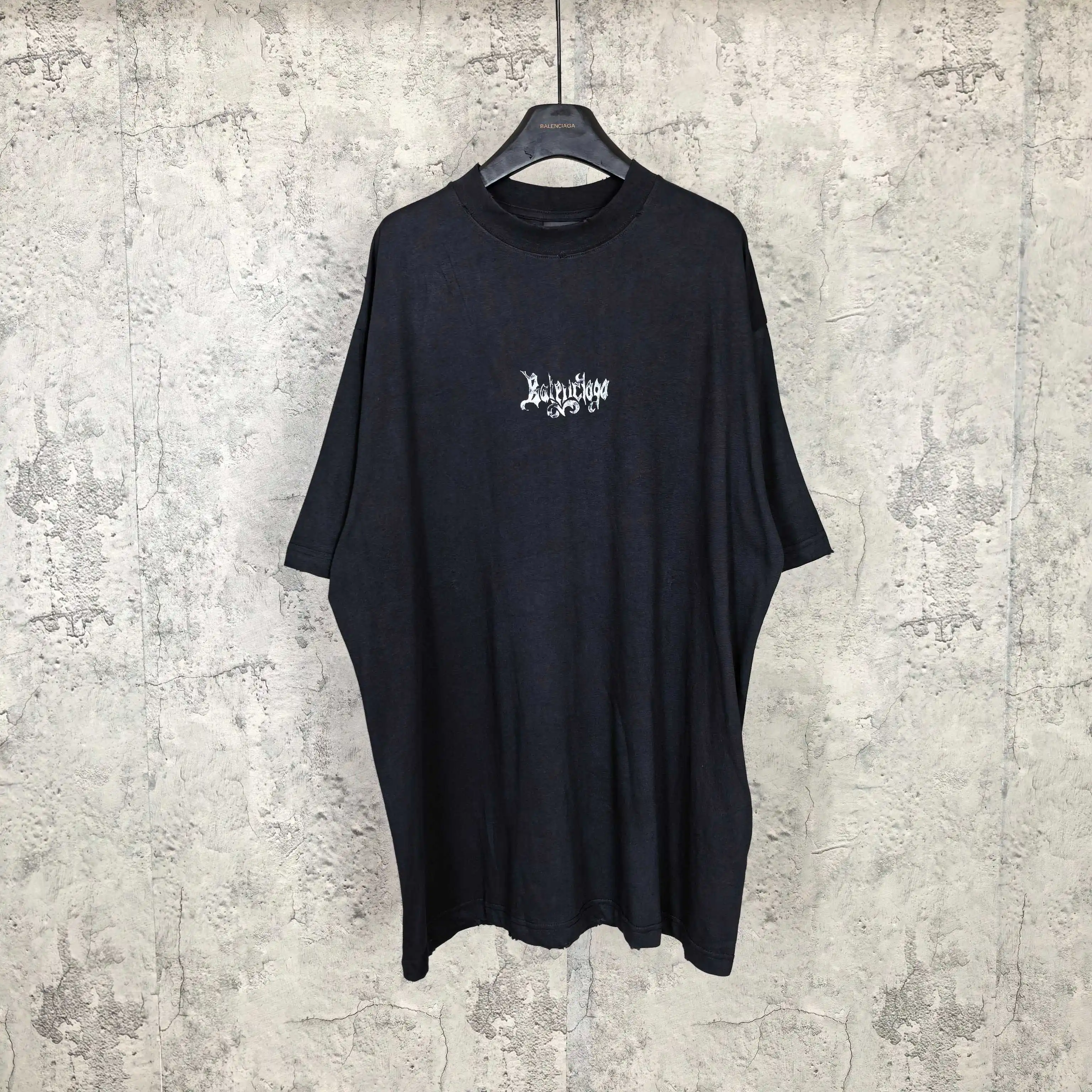 Gothic Logo Print Oversized T-Shirt D14523177