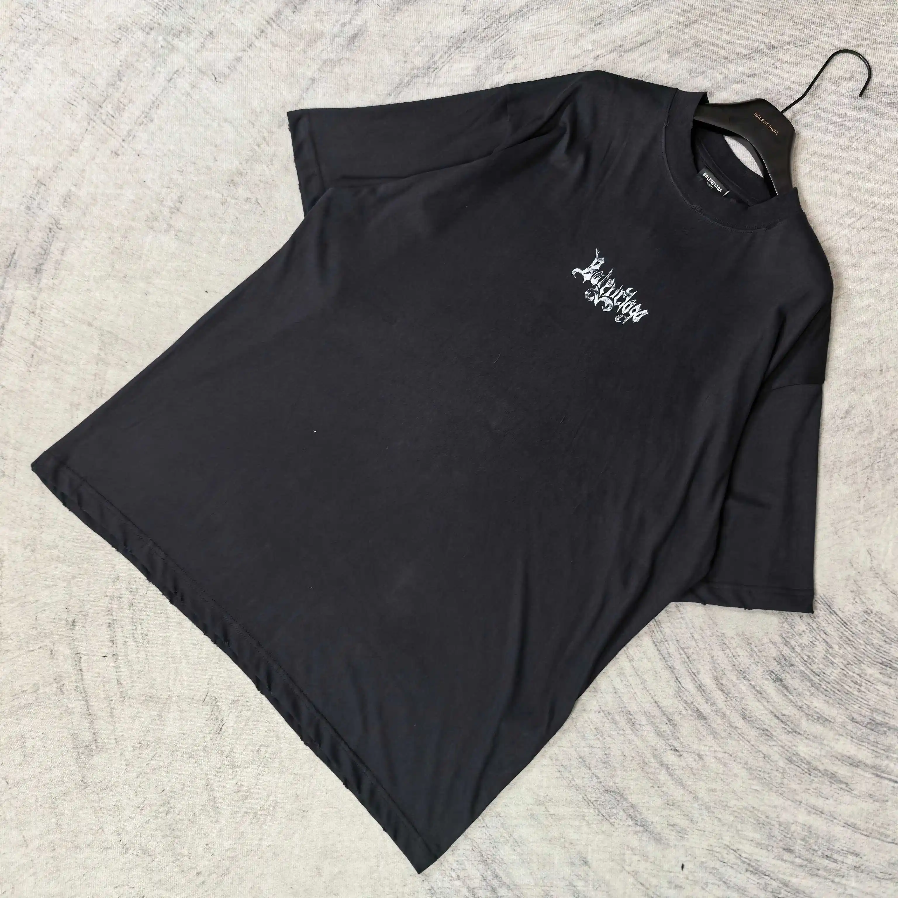 Gothic Logo Print Oversized T-Shirt D14523177 — view 4