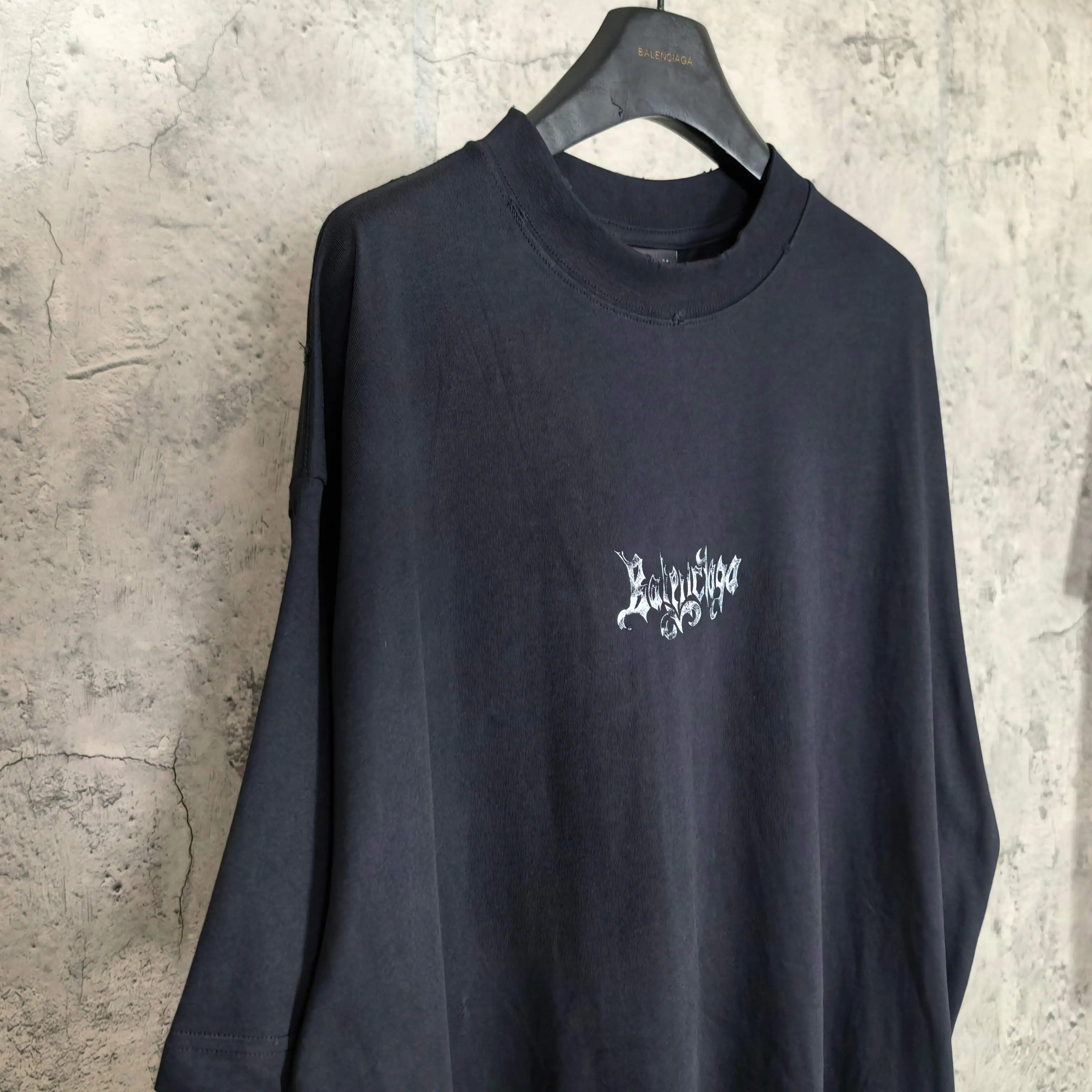 Gothic Logo Print Oversized T-Shirt D14523177 — view 7