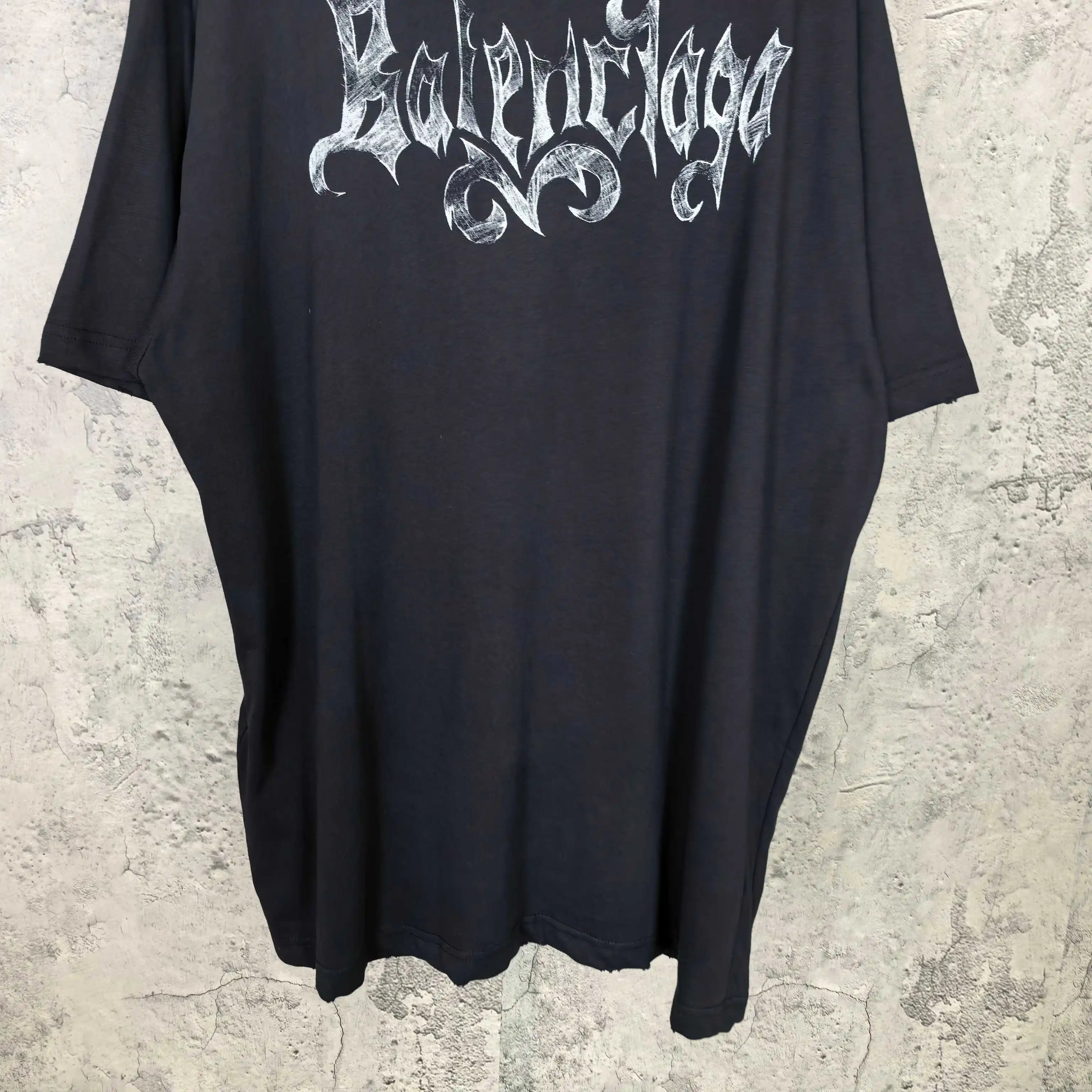Gothic Logo Print Oversized T-Shirt D14523177 — view 12