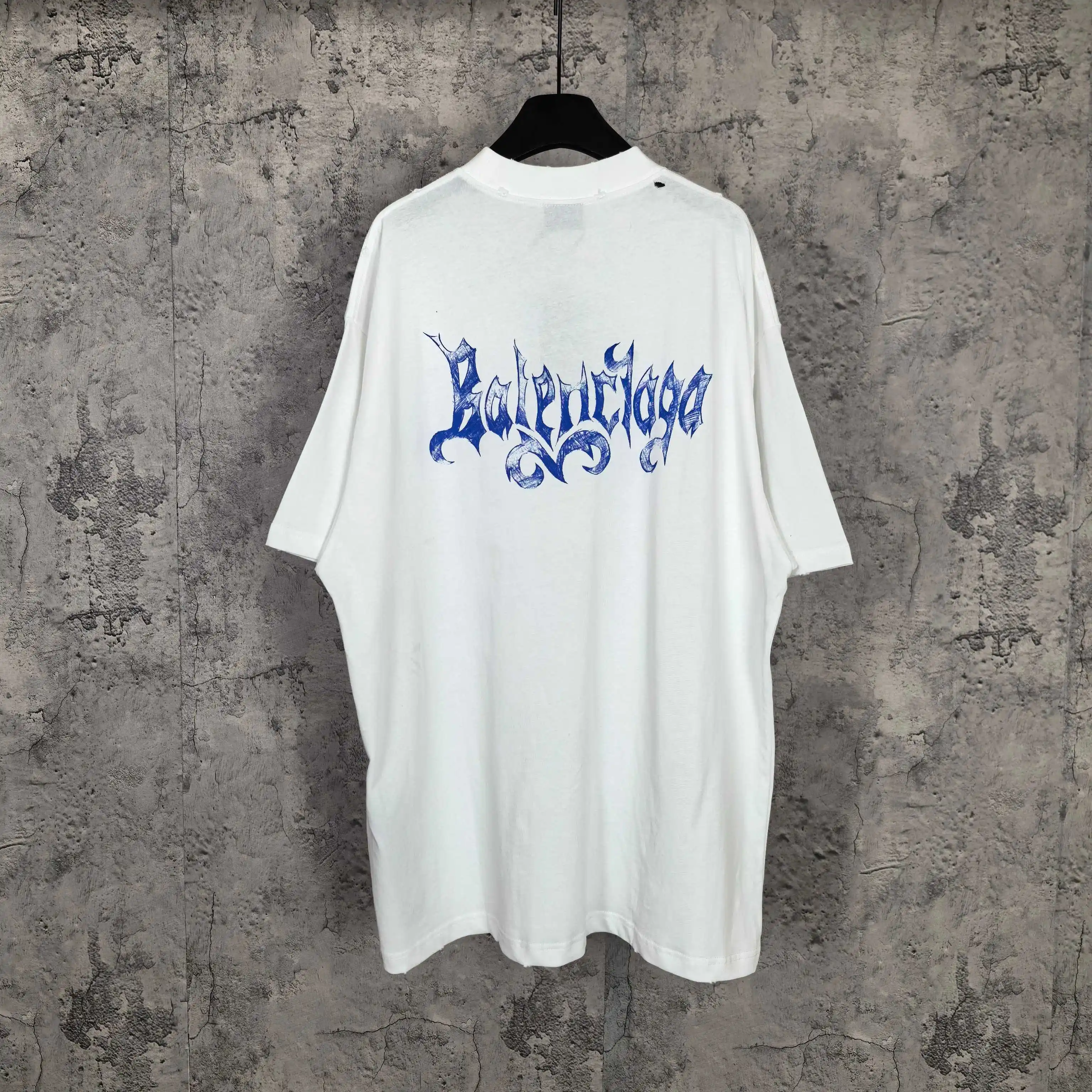 Gothic Logo Print Oversized T-Shirt D14523176 — view 2