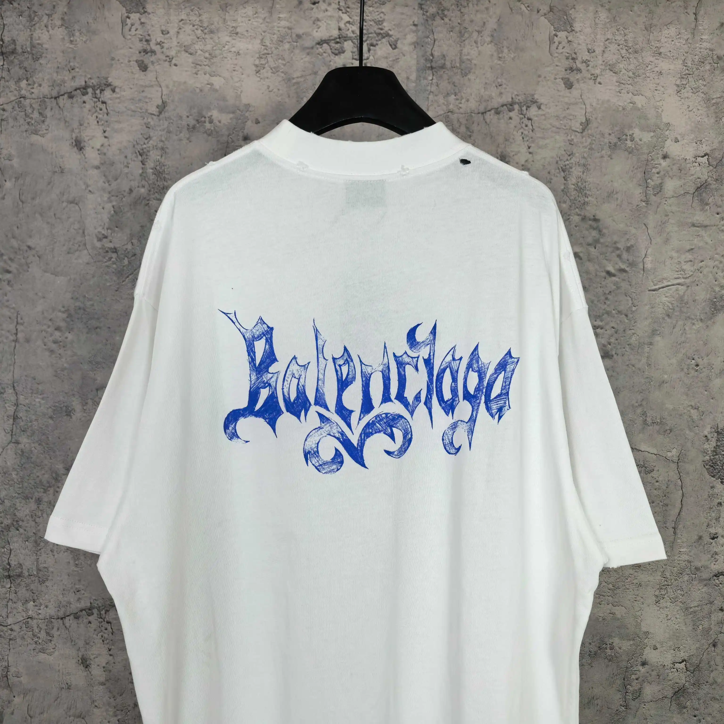 Gothic Logo Print Oversized T-Shirt D14523176 — view 6