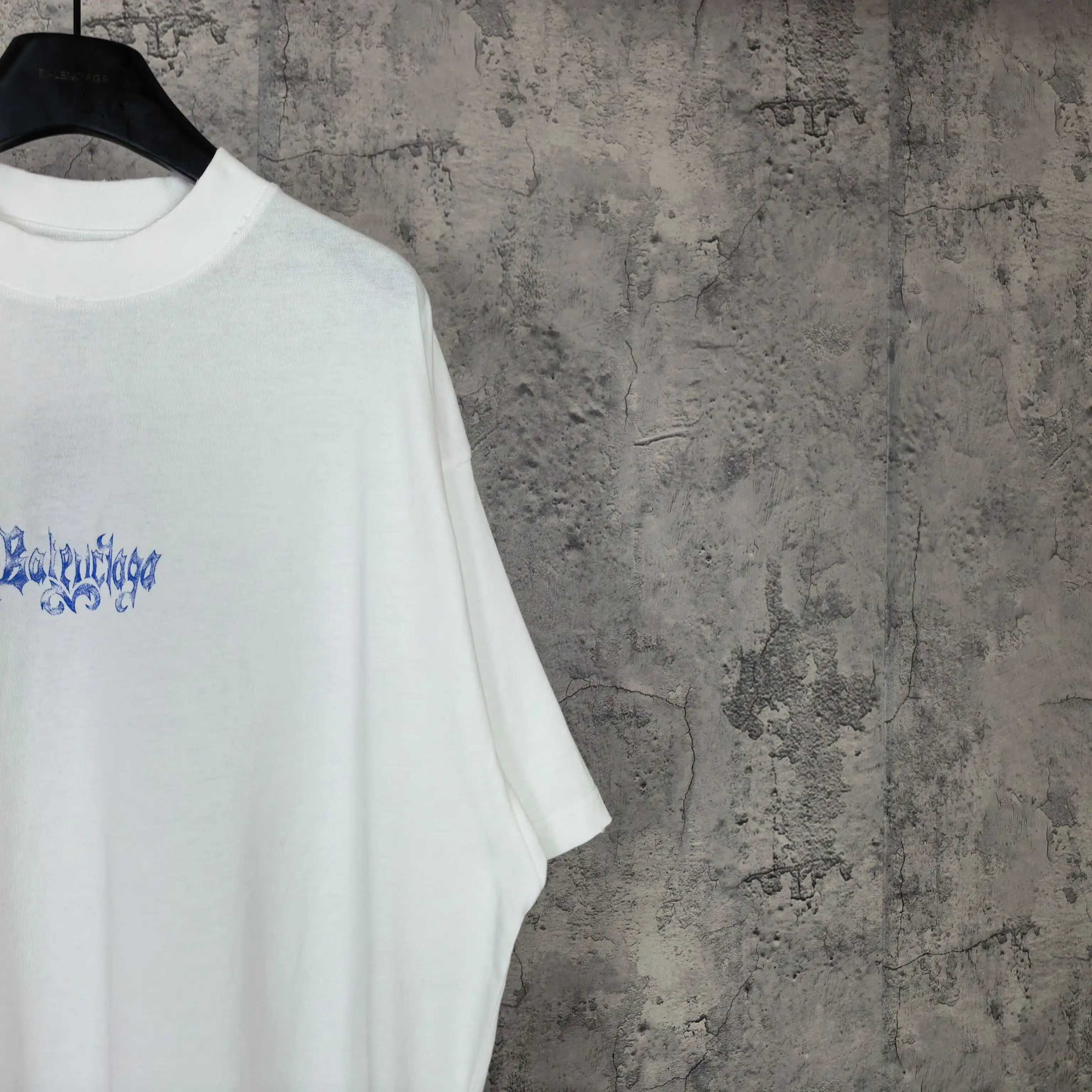 Gothic Logo Print Oversized T-Shirt D14523176 — view 11