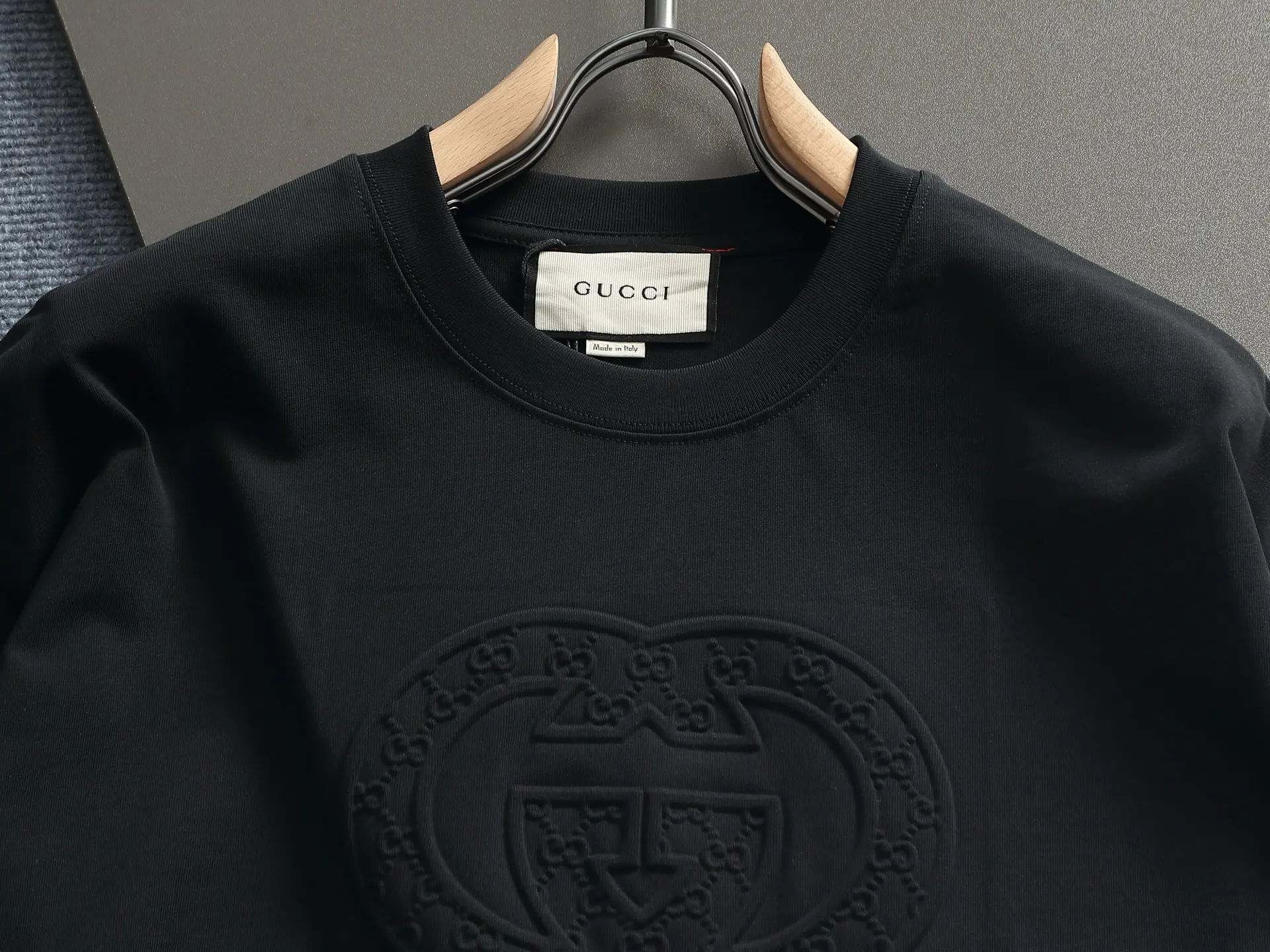 Embossed Double G Logo Cotton T-Shirt D14514009 — view 2