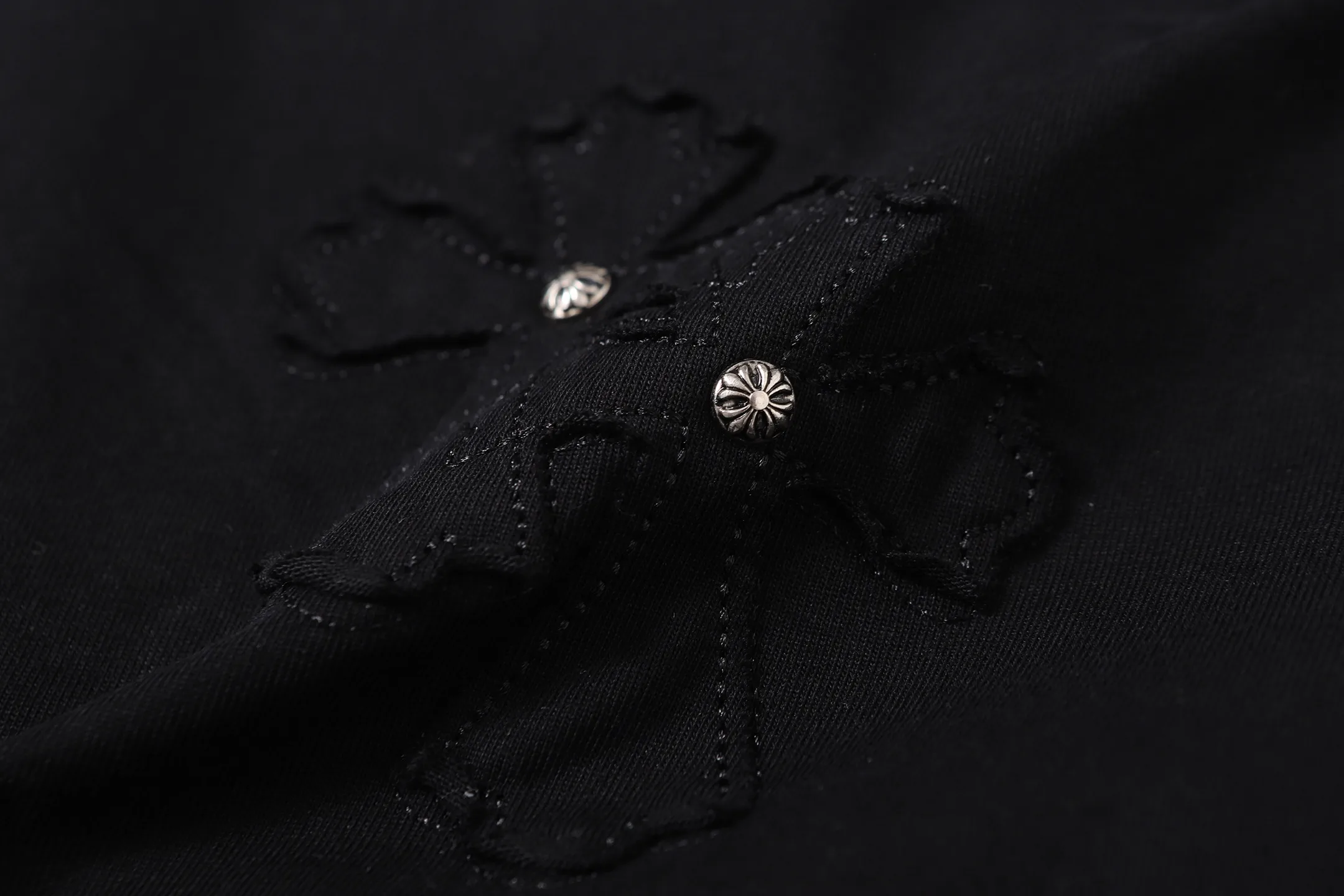 Embellished Cross Patch Cotton T-Shirt D14515174 — view 6