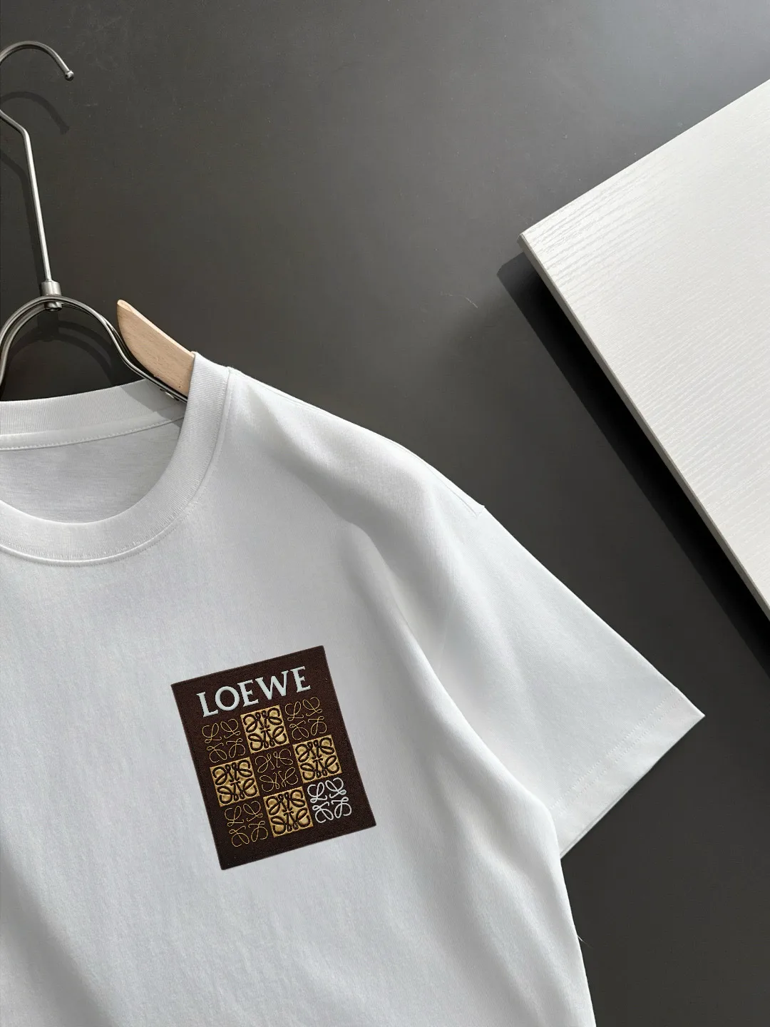 Anagram Logo Patch Cotton T-Shirt D14514107 — view 2