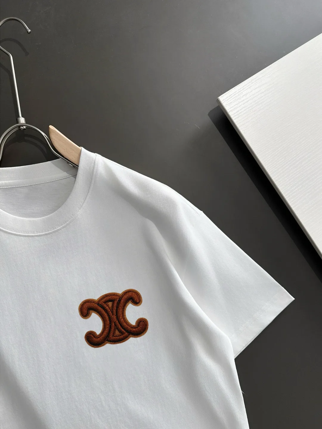 Triomphe Logo Patch Cotton T-Shirt D14514109 — view 2