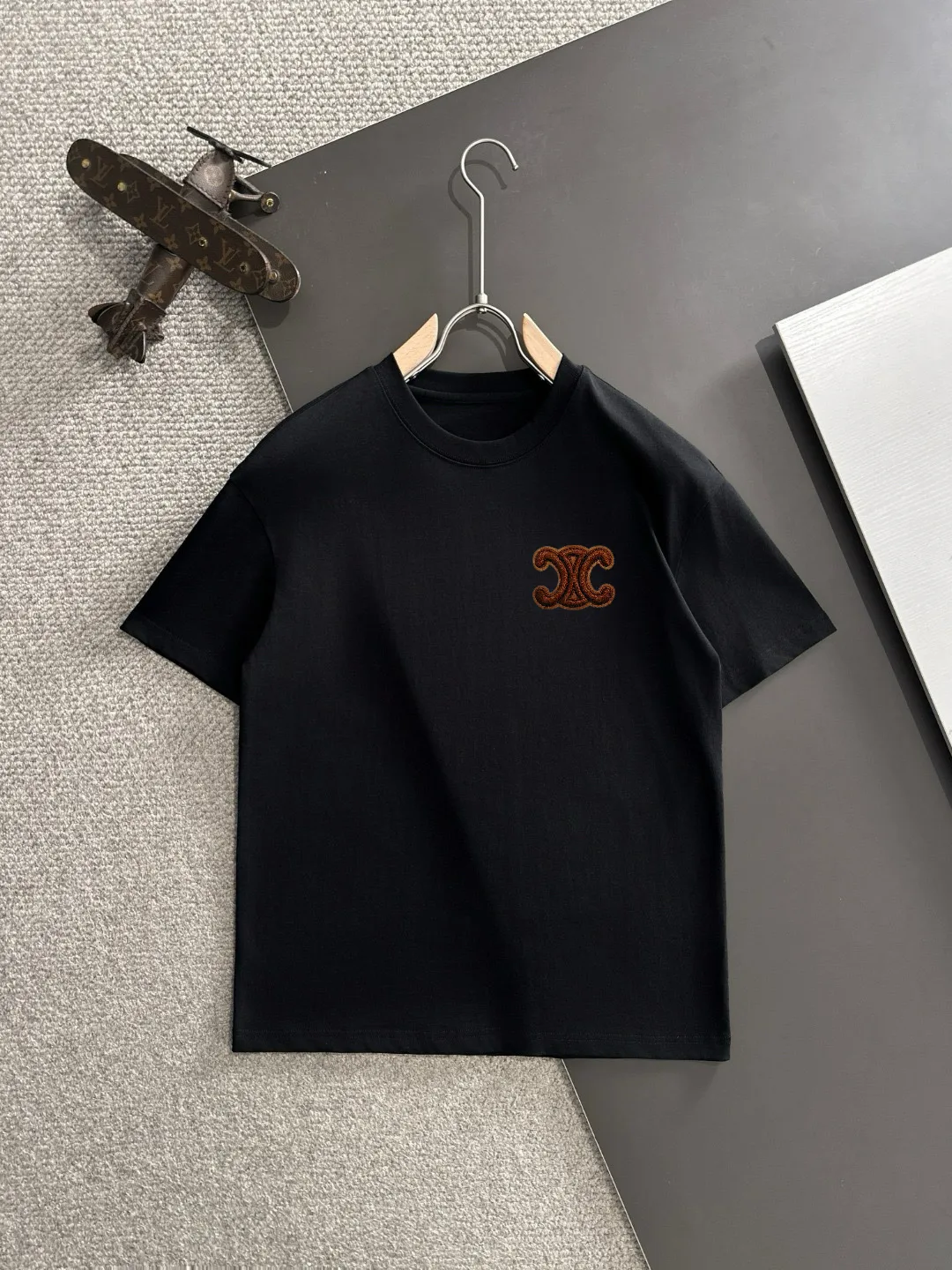 Triomphe Logo Leather Patch T-Shirt D14514108