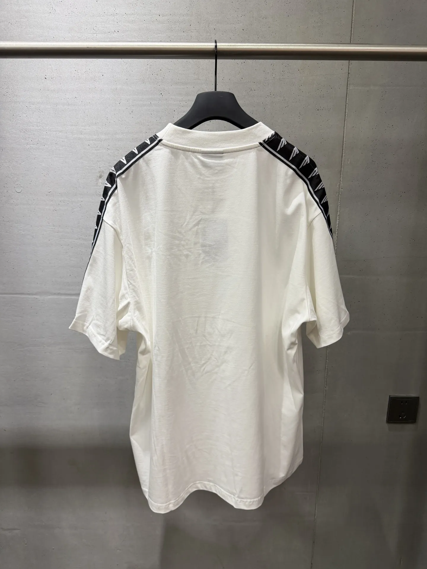 3B Logo Tape Oversized T-Shirt D14518739 — view 2
