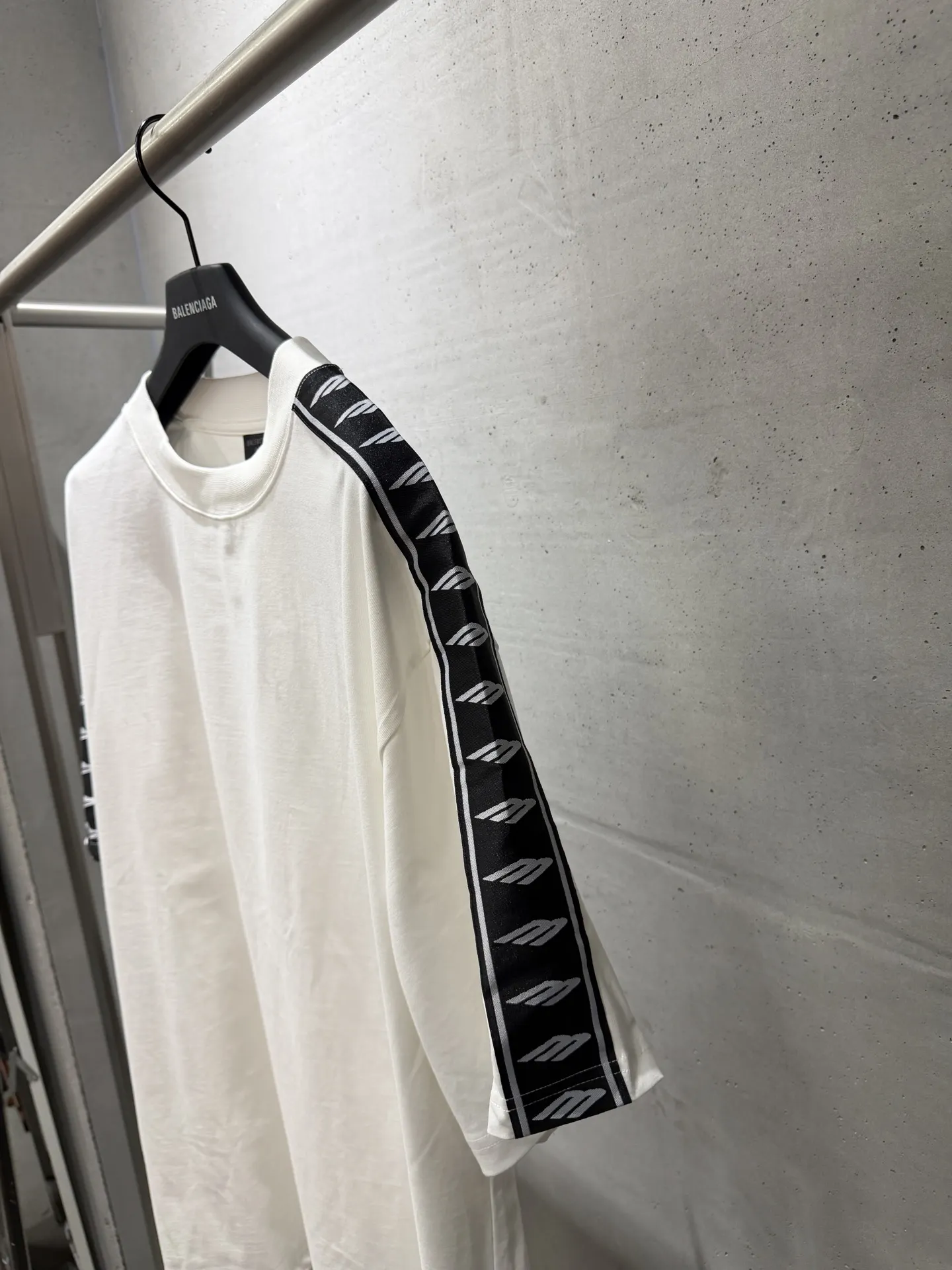 3B Logo Tape Oversized T-Shirt D14518739 — view 4