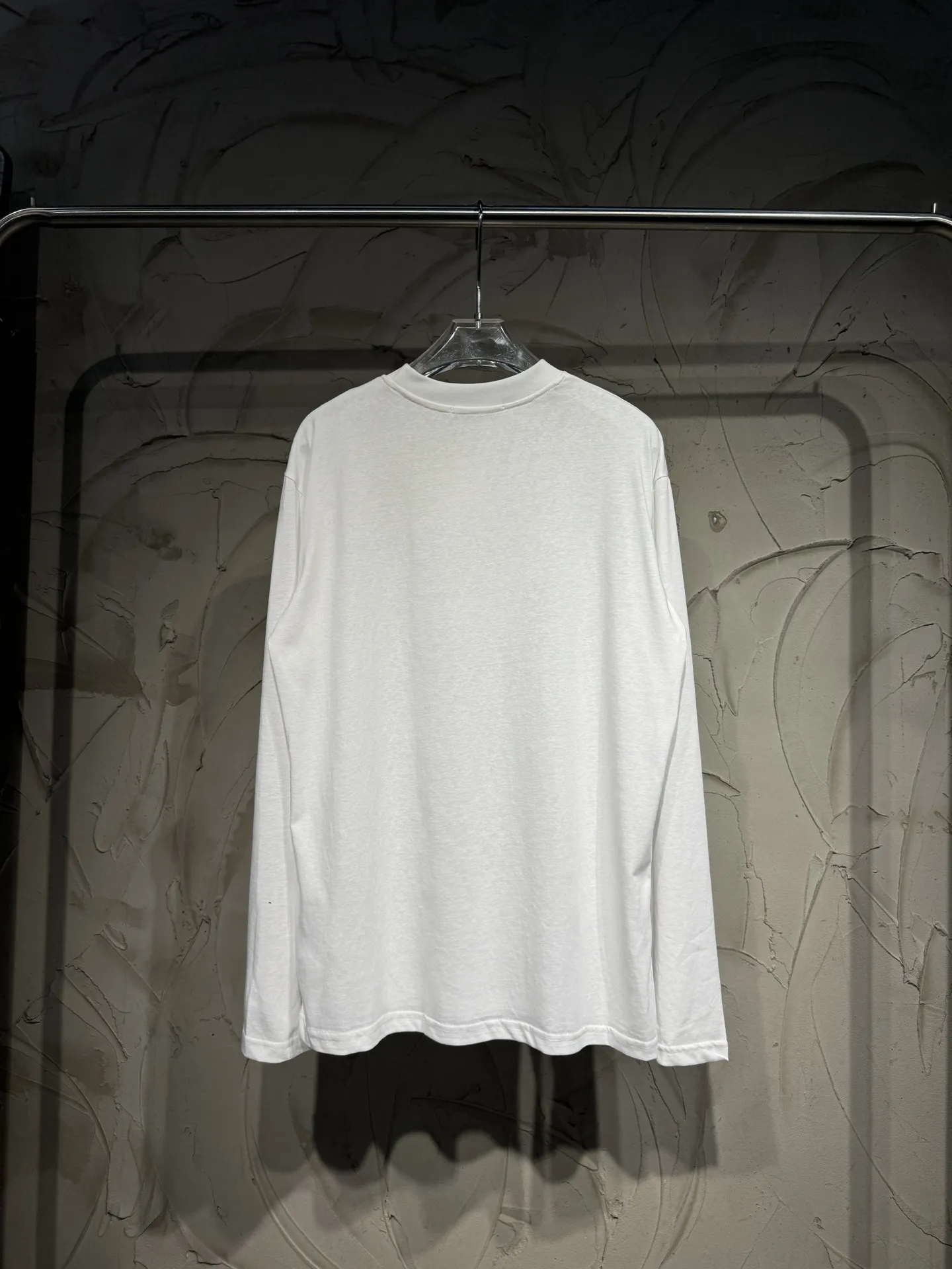 Logo Print Long-Sleeve T-Shirt D15023066 — view 2