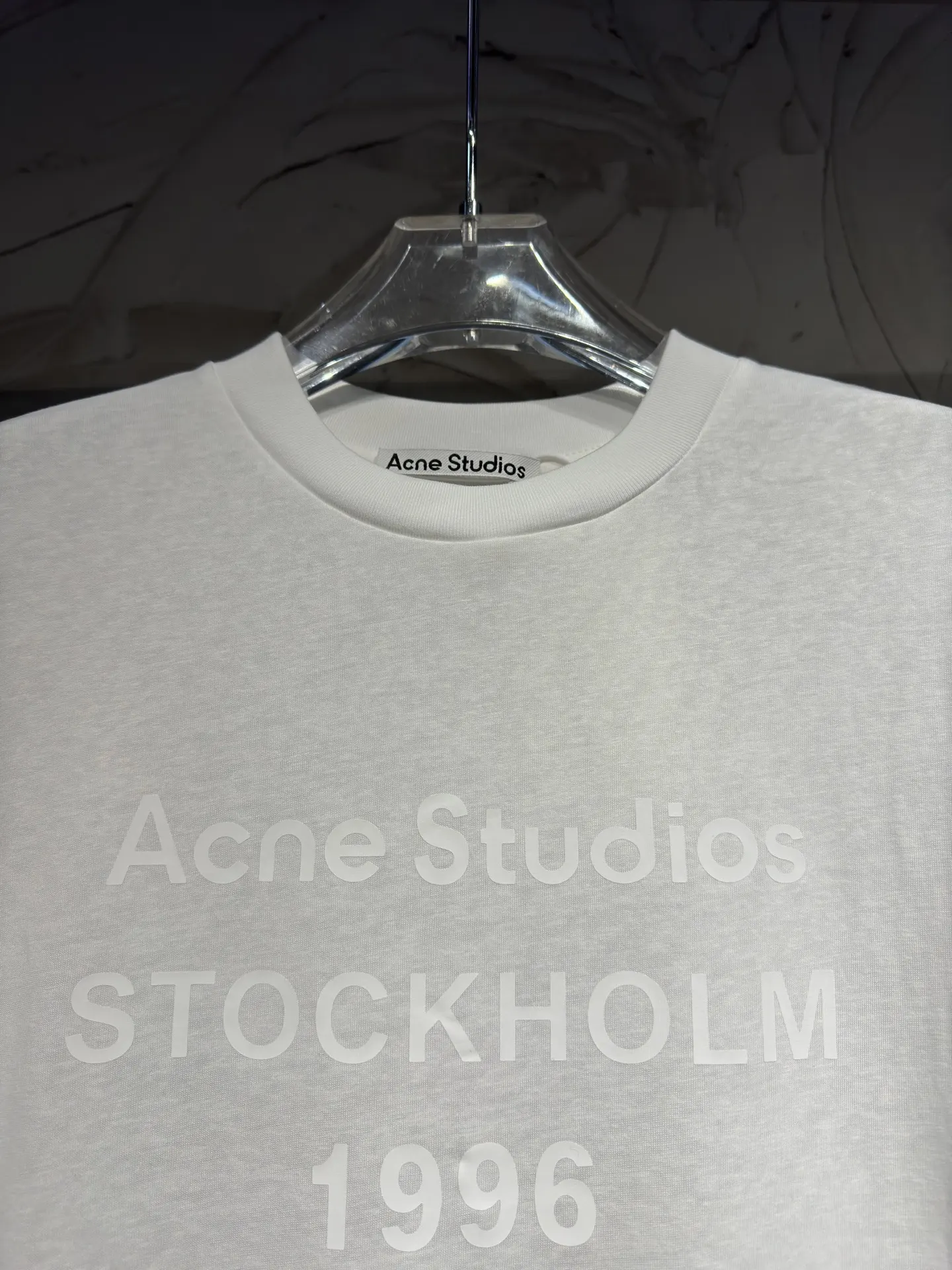 Logo Print Long-Sleeve T-Shirt D15023066 — view 8