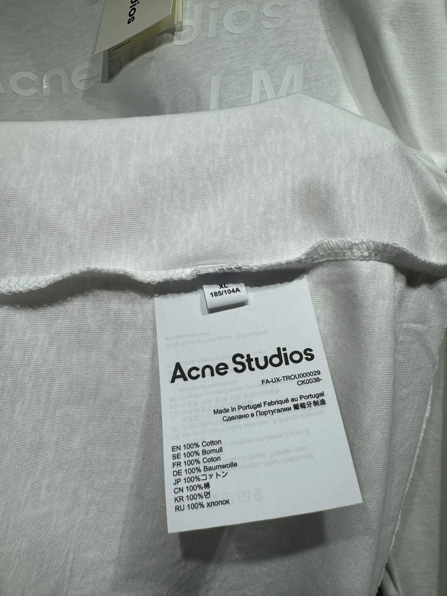Logo Print Long-Sleeve T-Shirt D15023066 — view 10