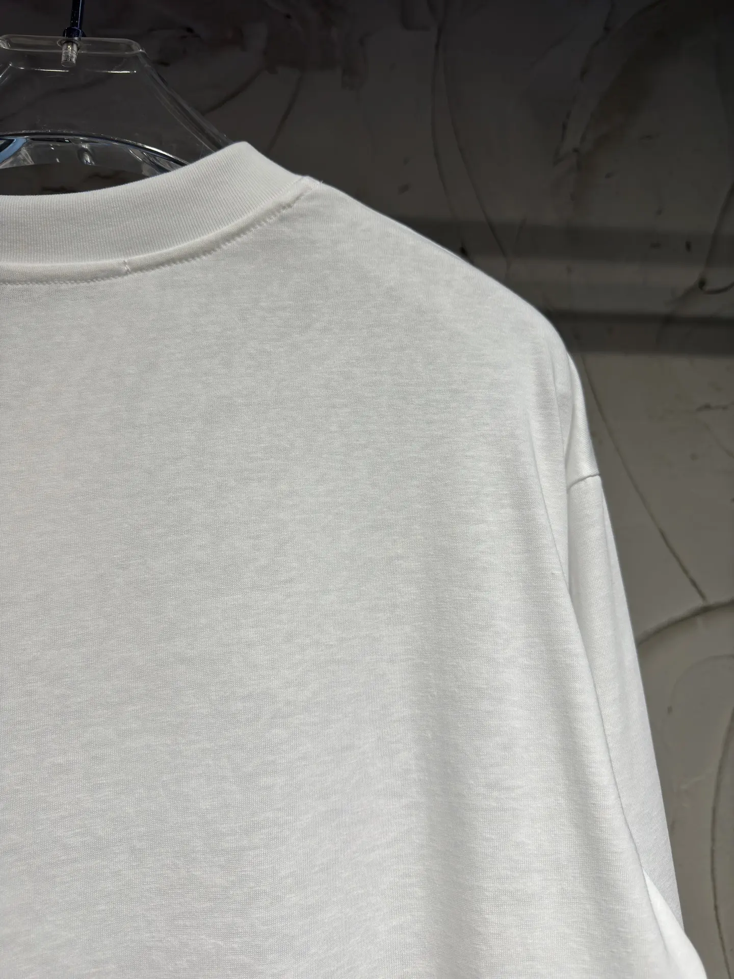 Logo Print Long-Sleeve T-Shirt D15023066 — view 11
