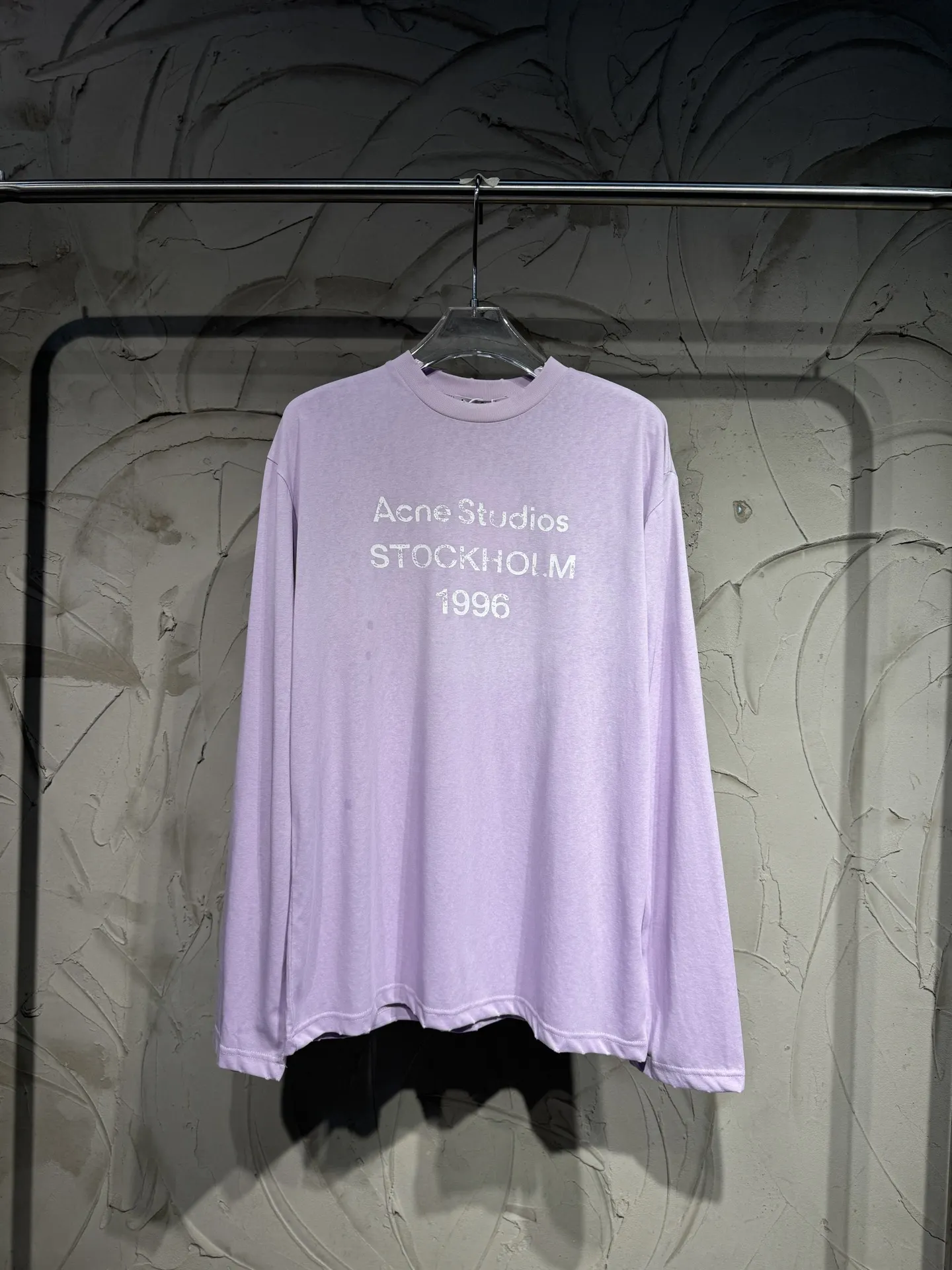 1996 Logo Distressed Long-Sleeve T-Shirt D15023013