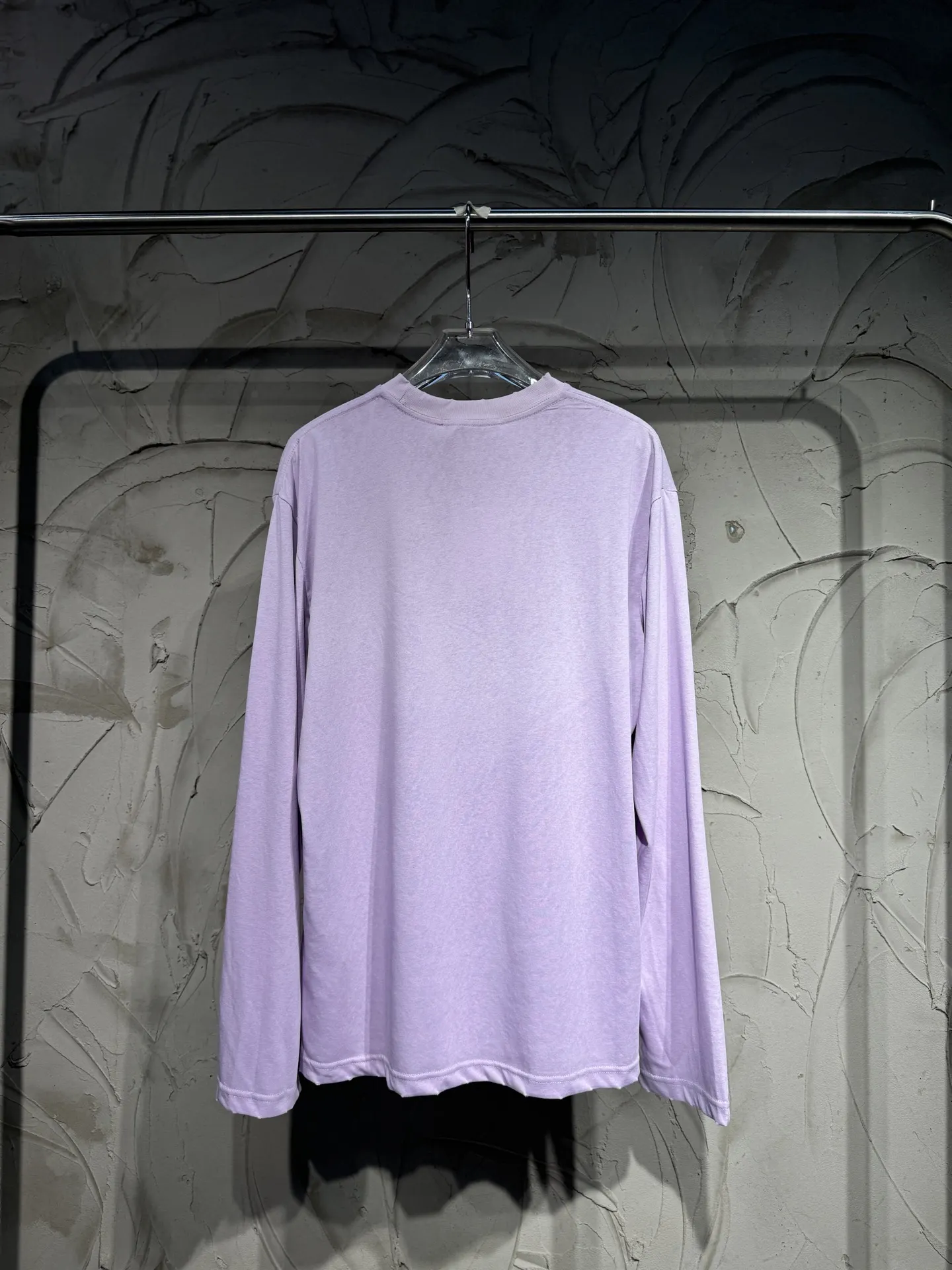 1996 Logo Distressed Long-Sleeve T-Shirt D15023013 — view 10