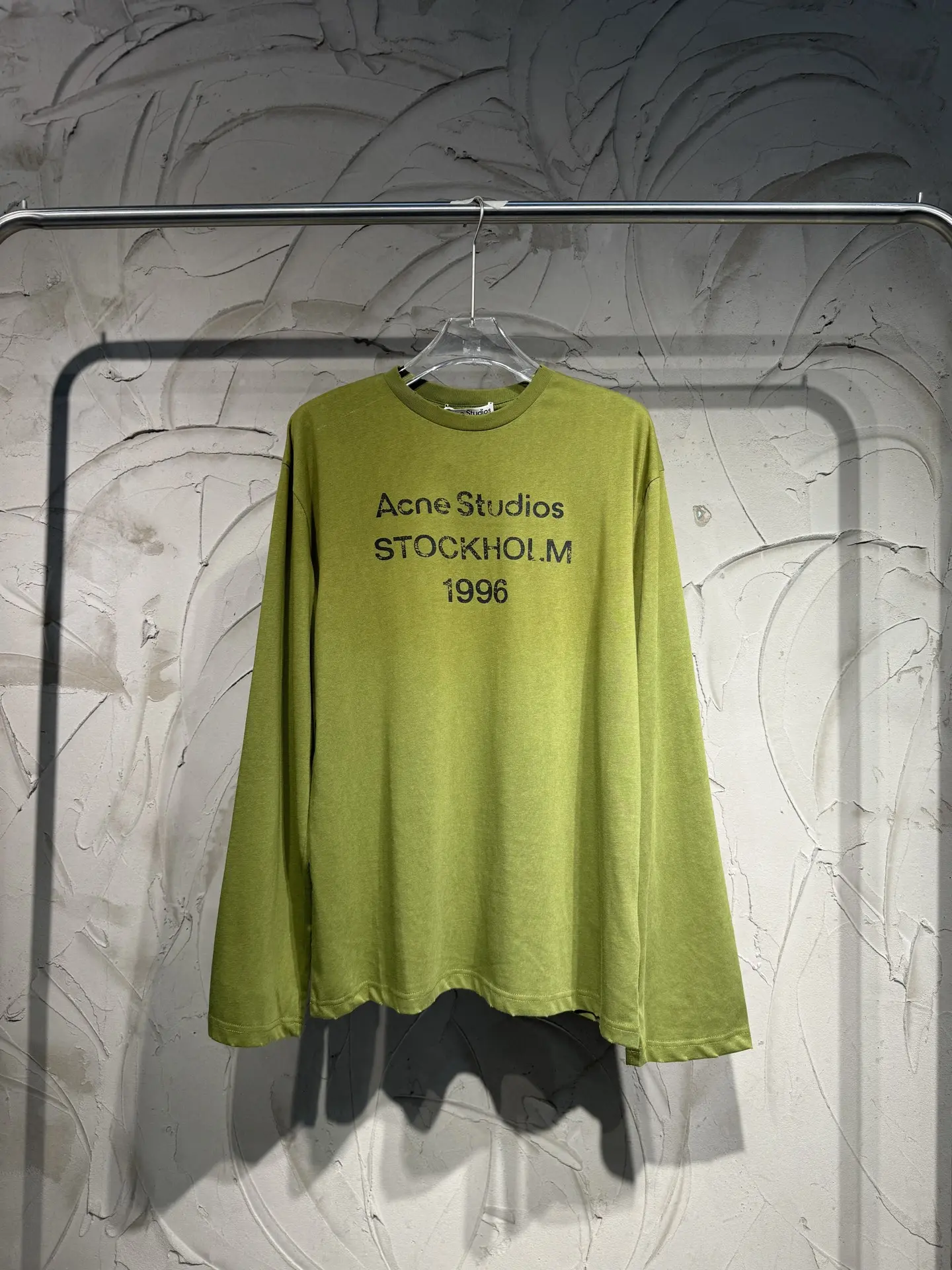 1996 Logo Distressed Long-Sleeve T-Shirt D15023019