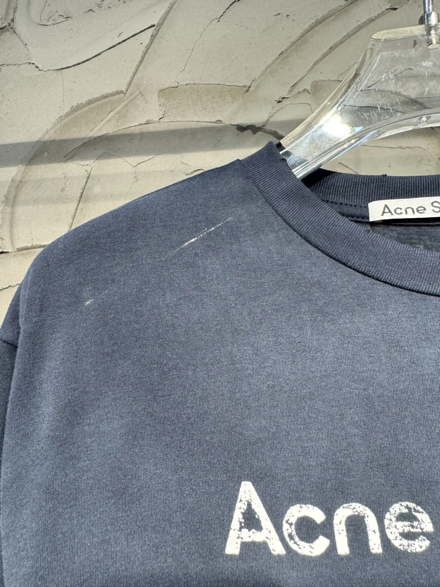 1996 Logo Distressed Long-Sleeve T-Shirt D15023012 — view 2