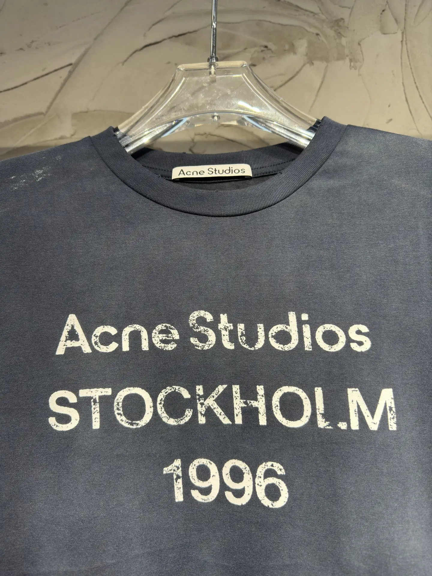 1996 Logo Distressed Long-Sleeve T-Shirt D15023012 — view 4
