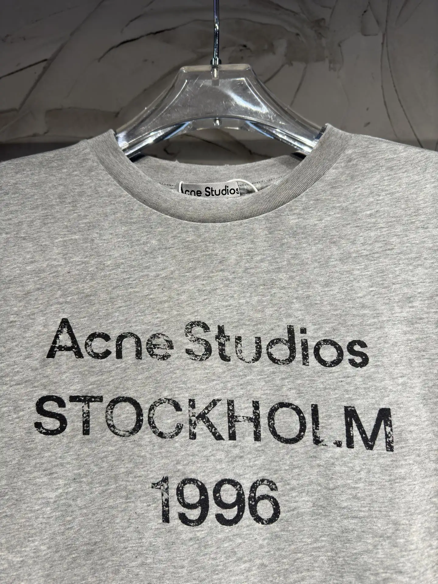1996 Logo Distressed Long-Sleeve T-Shirt D15023015 — view 3