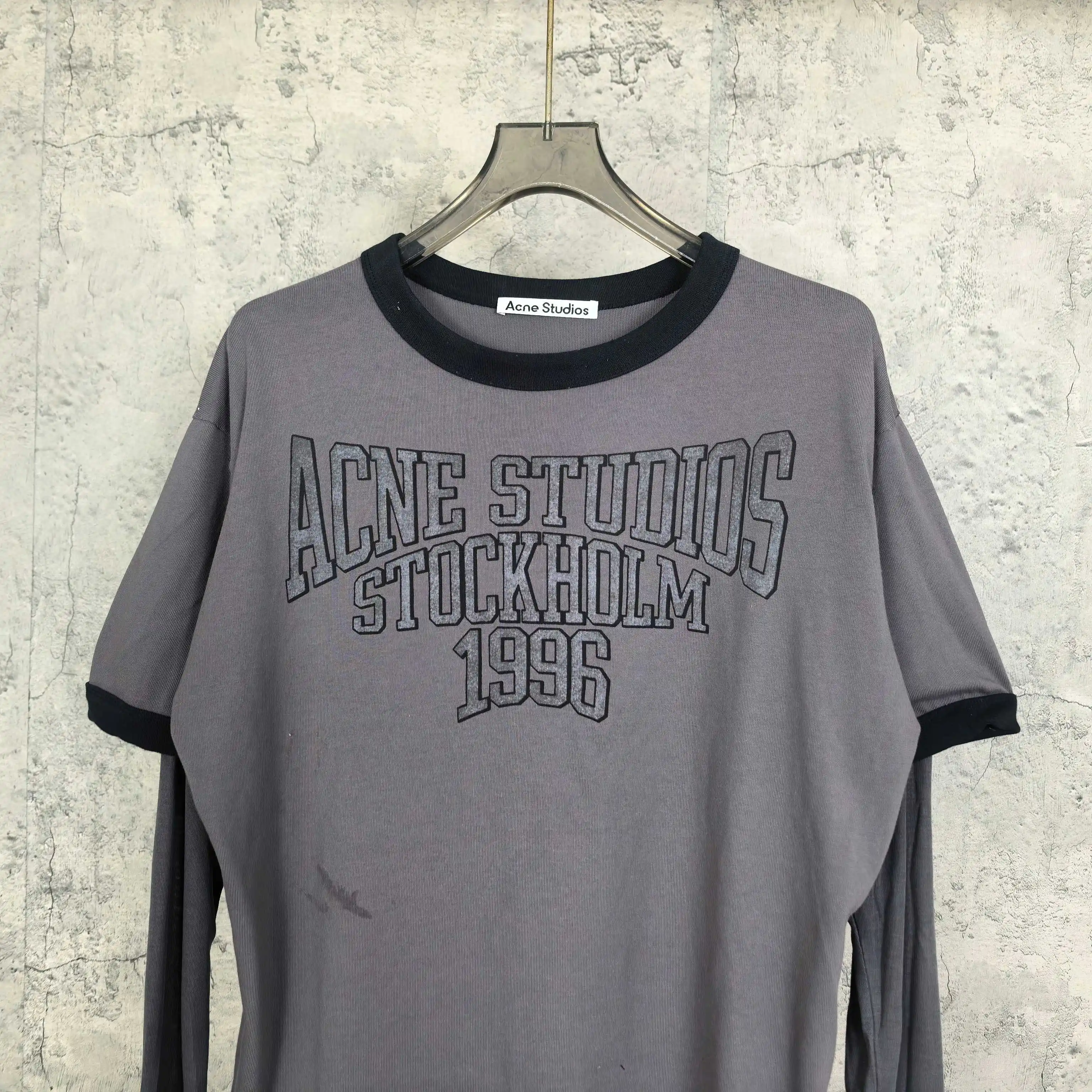 Layered Graphic Long-Sleeve T-Shirt D15023256 — view 3