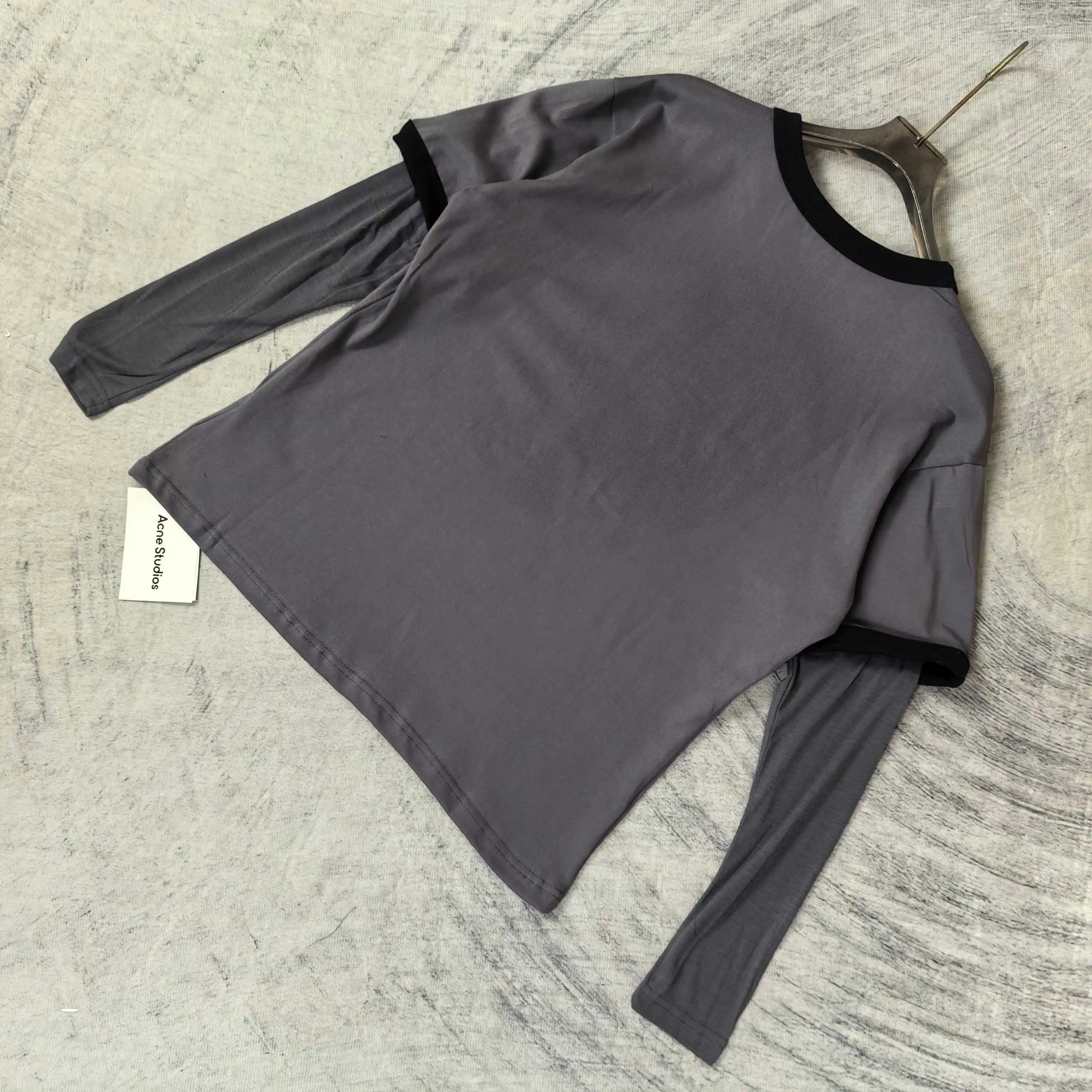 Layered Graphic Long-Sleeve T-Shirt D15023256 — view 4