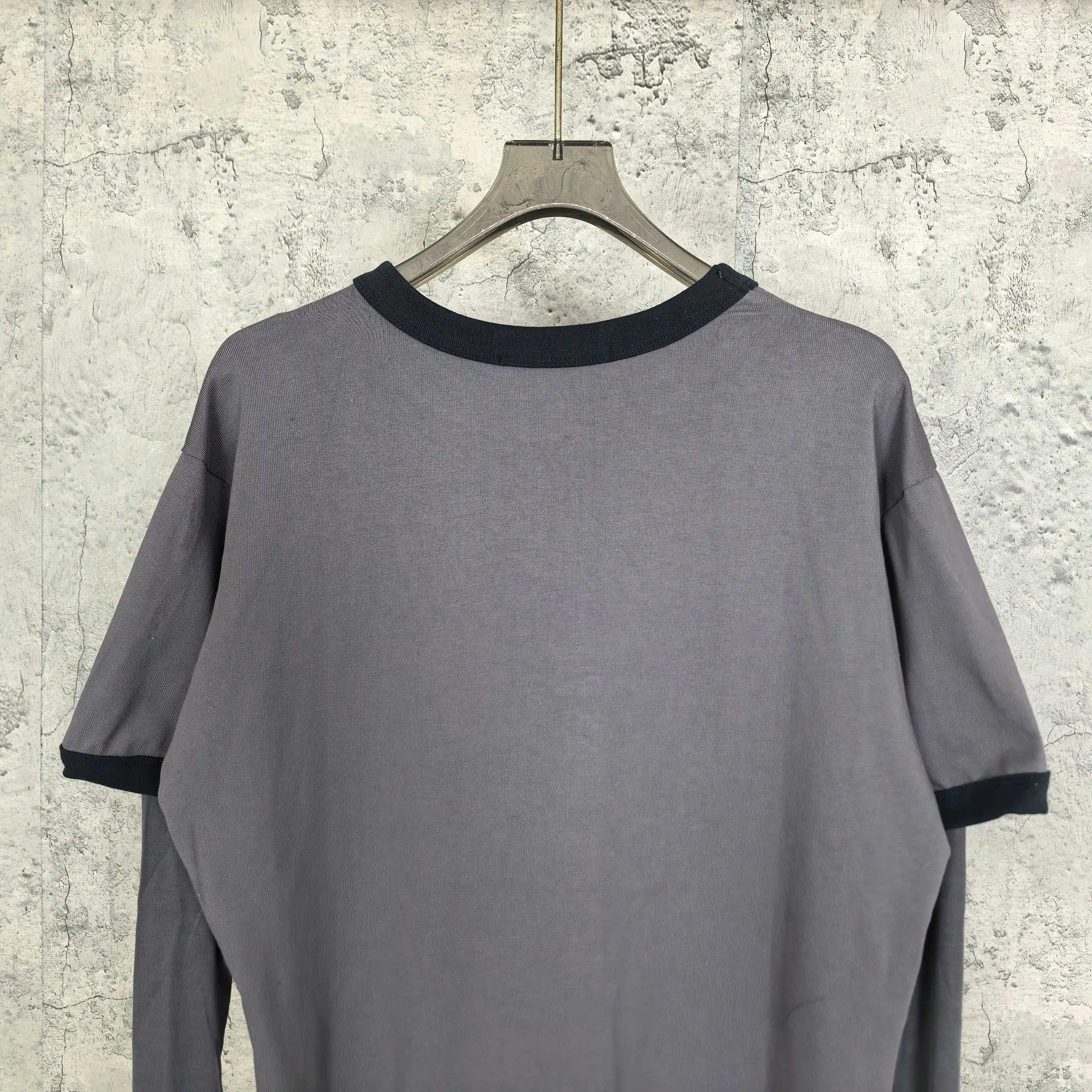 Layered Graphic Long-Sleeve T-Shirt D15023256 — view 6