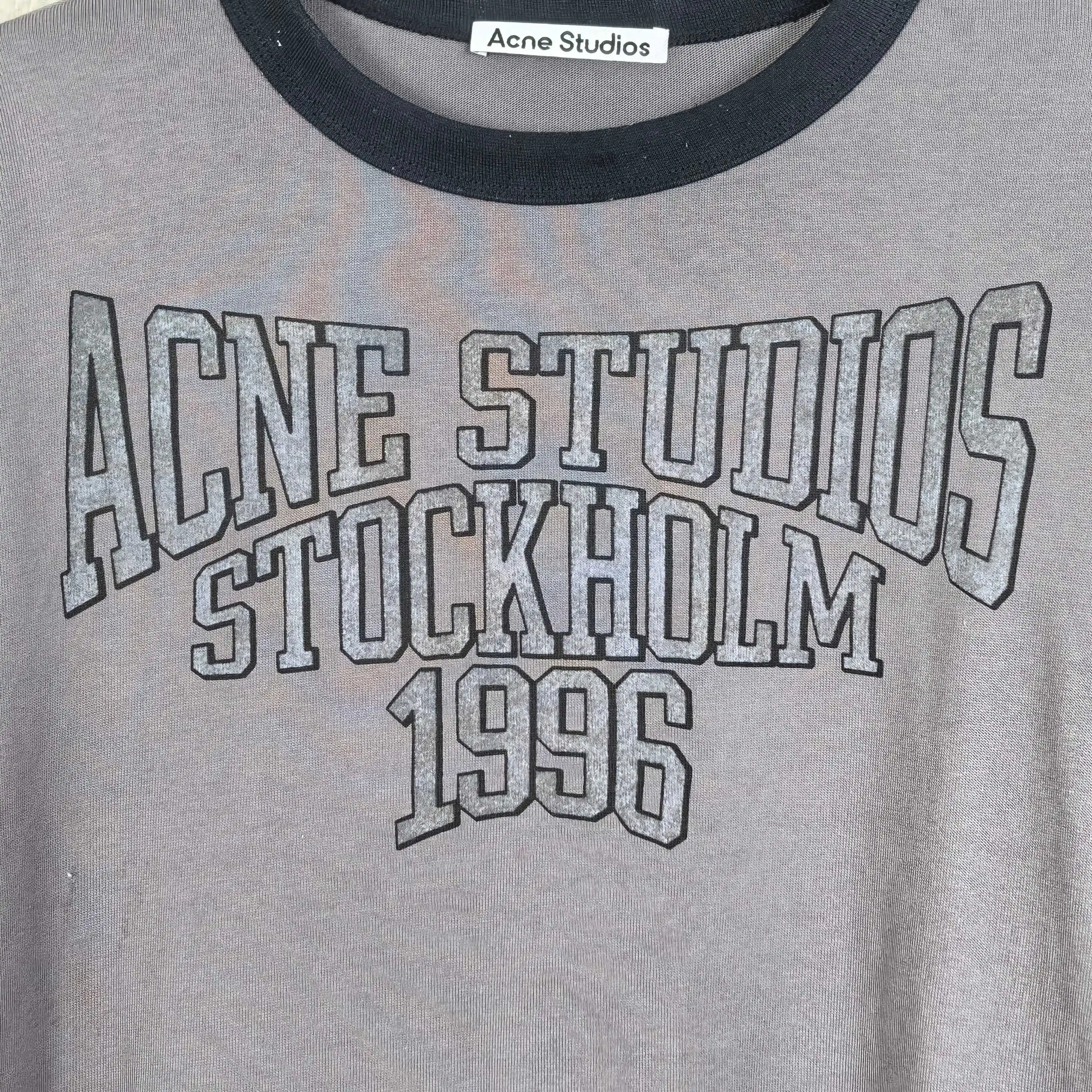 Layered Graphic Long-Sleeve T-Shirt D15023256 — view 8