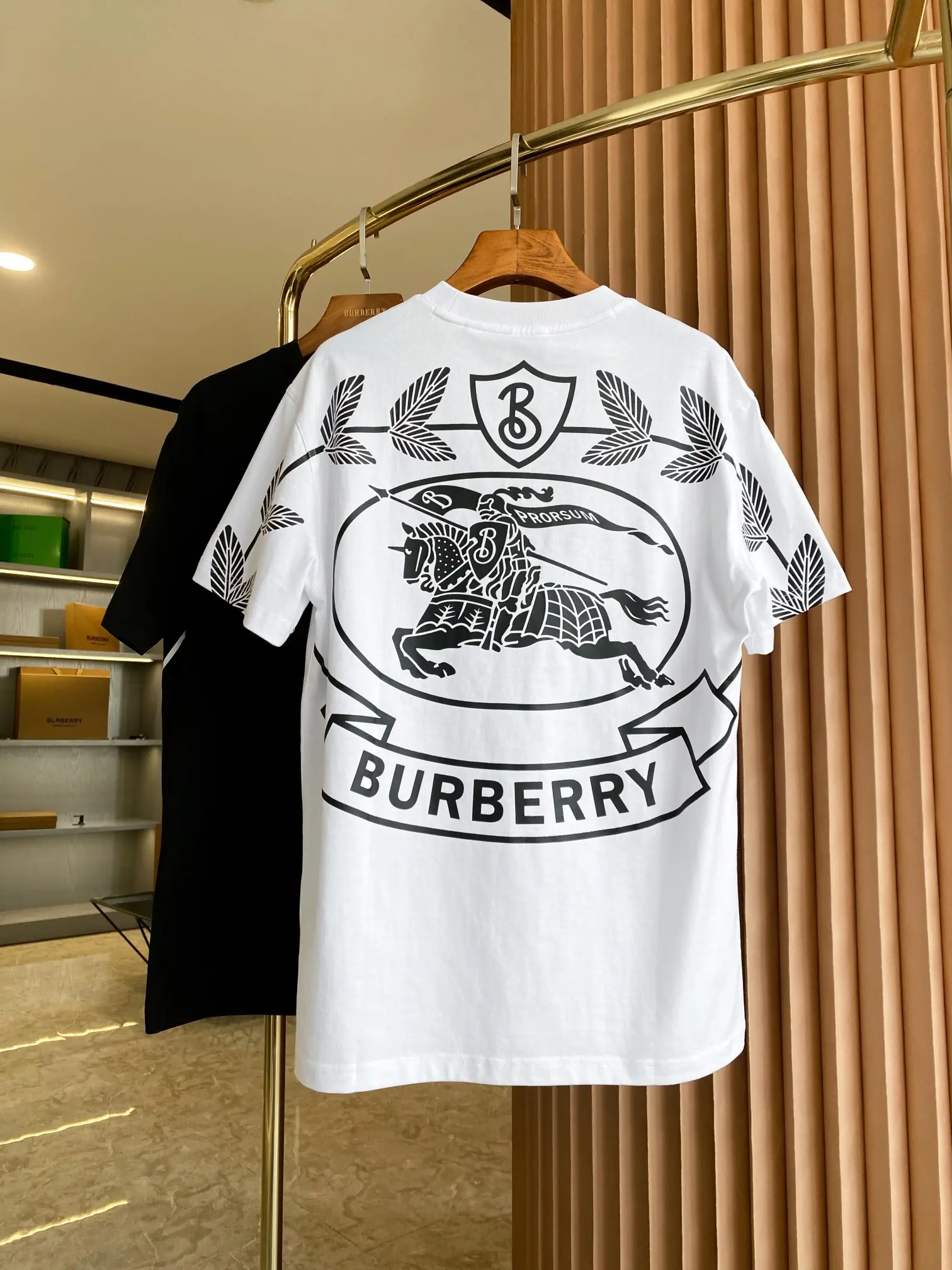 Equestrian Knight Print Cotton T-Shirt D15013110