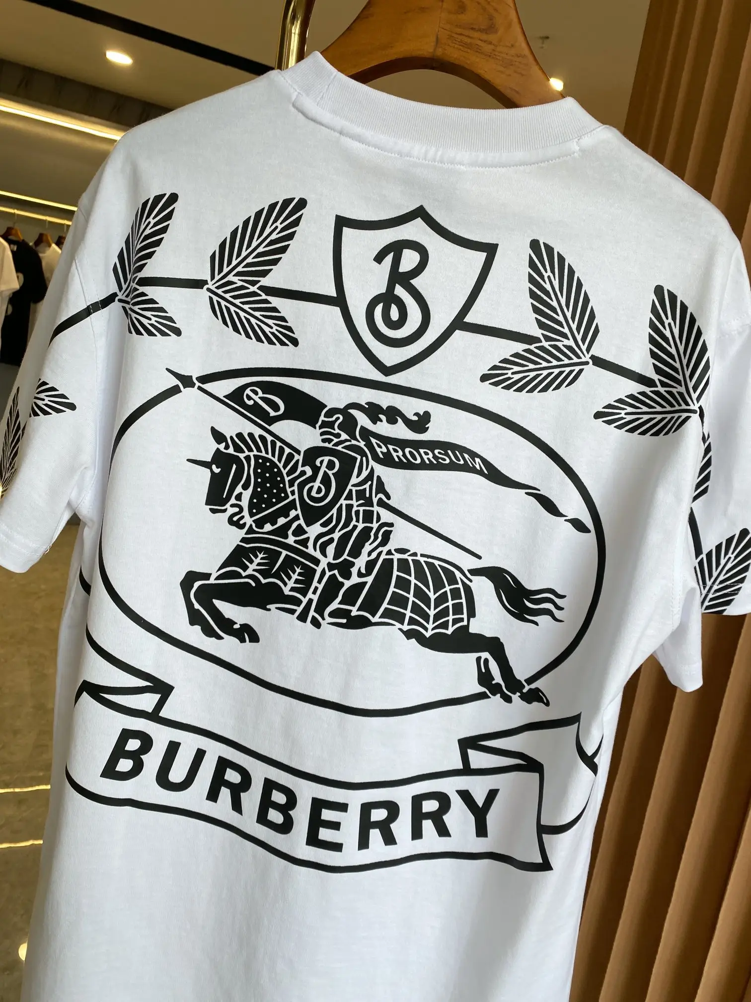 Equestrian Knight Print Cotton T-Shirt D15013110 — view 9