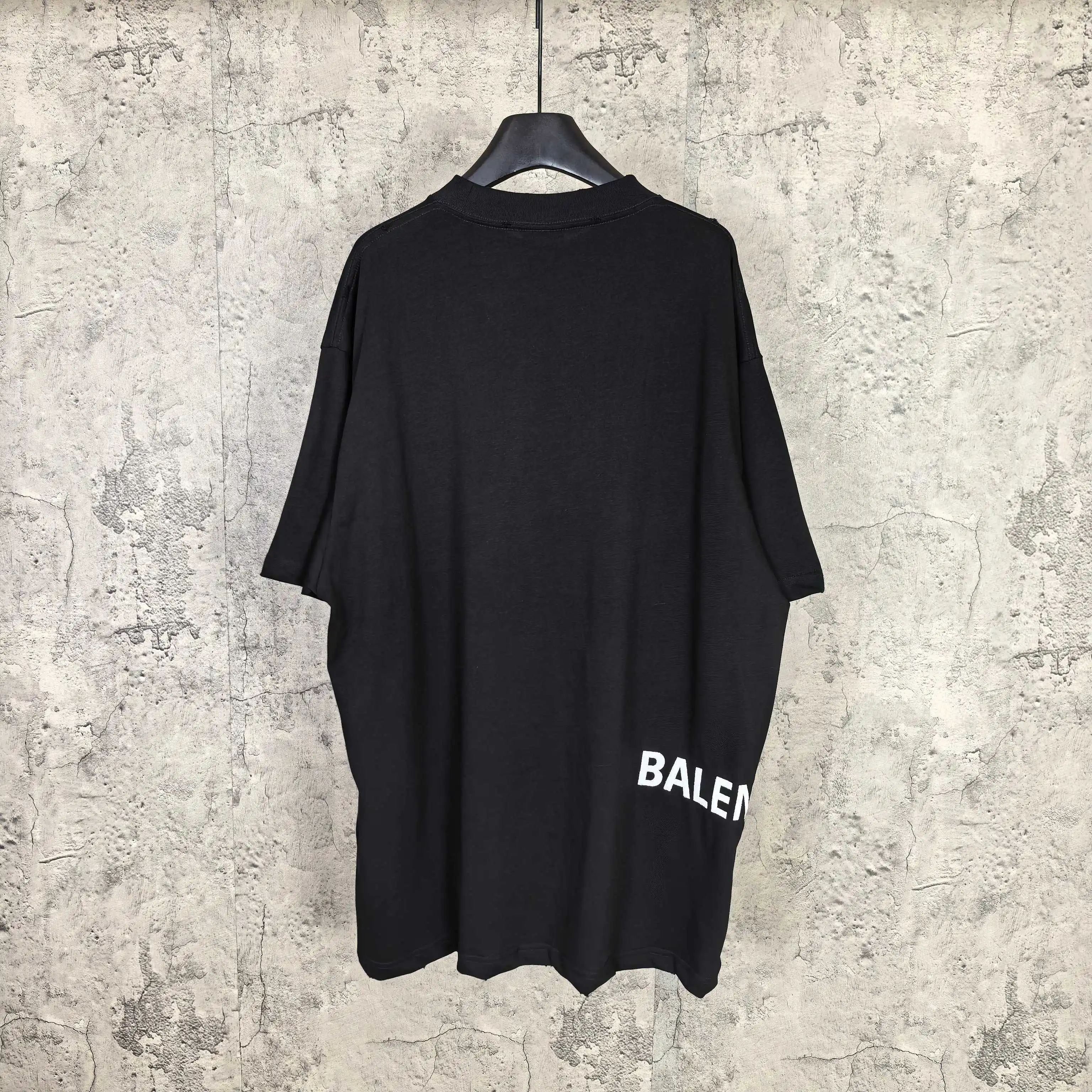 I Love U Medium Fit Graphic T-Shirt D15023192 — view 2