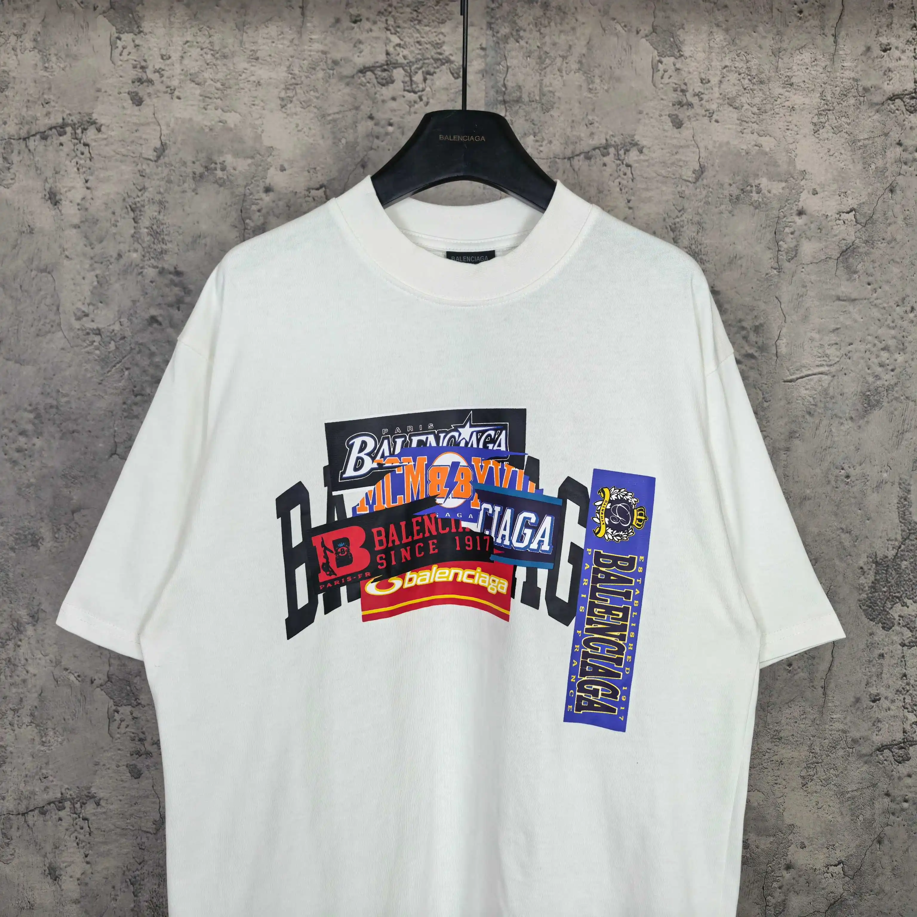 Bumper Stickers Medium Fit T-Shirt D15023174 — view 3