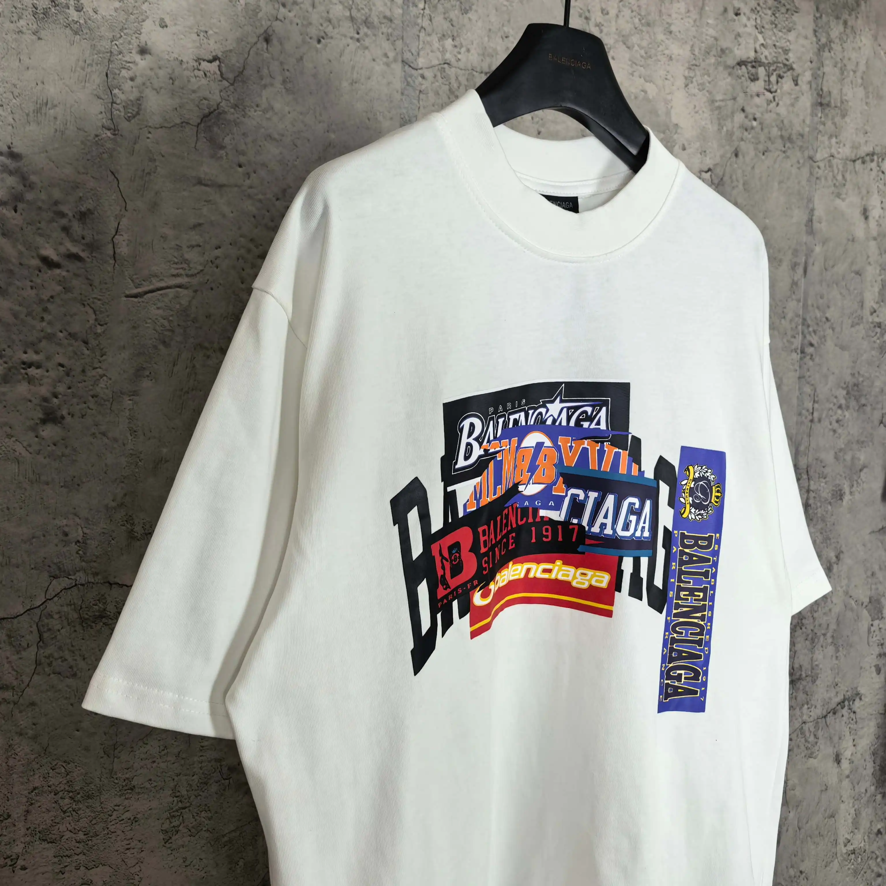 Bumper Stickers Medium Fit T-Shirt D15023174 — view 7