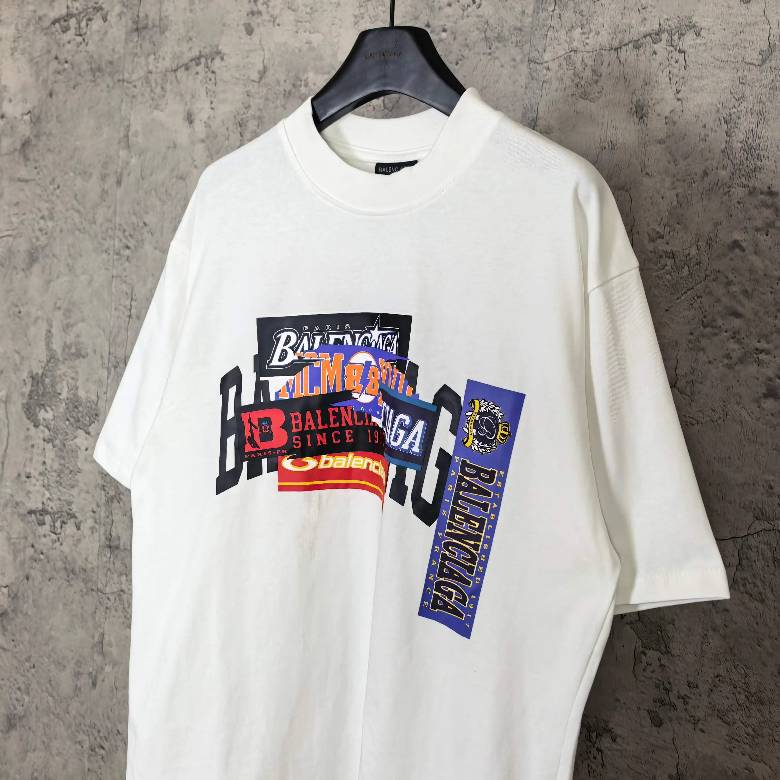 Bumper Stickers Medium Fit T-Shirt D15023174 — view 9