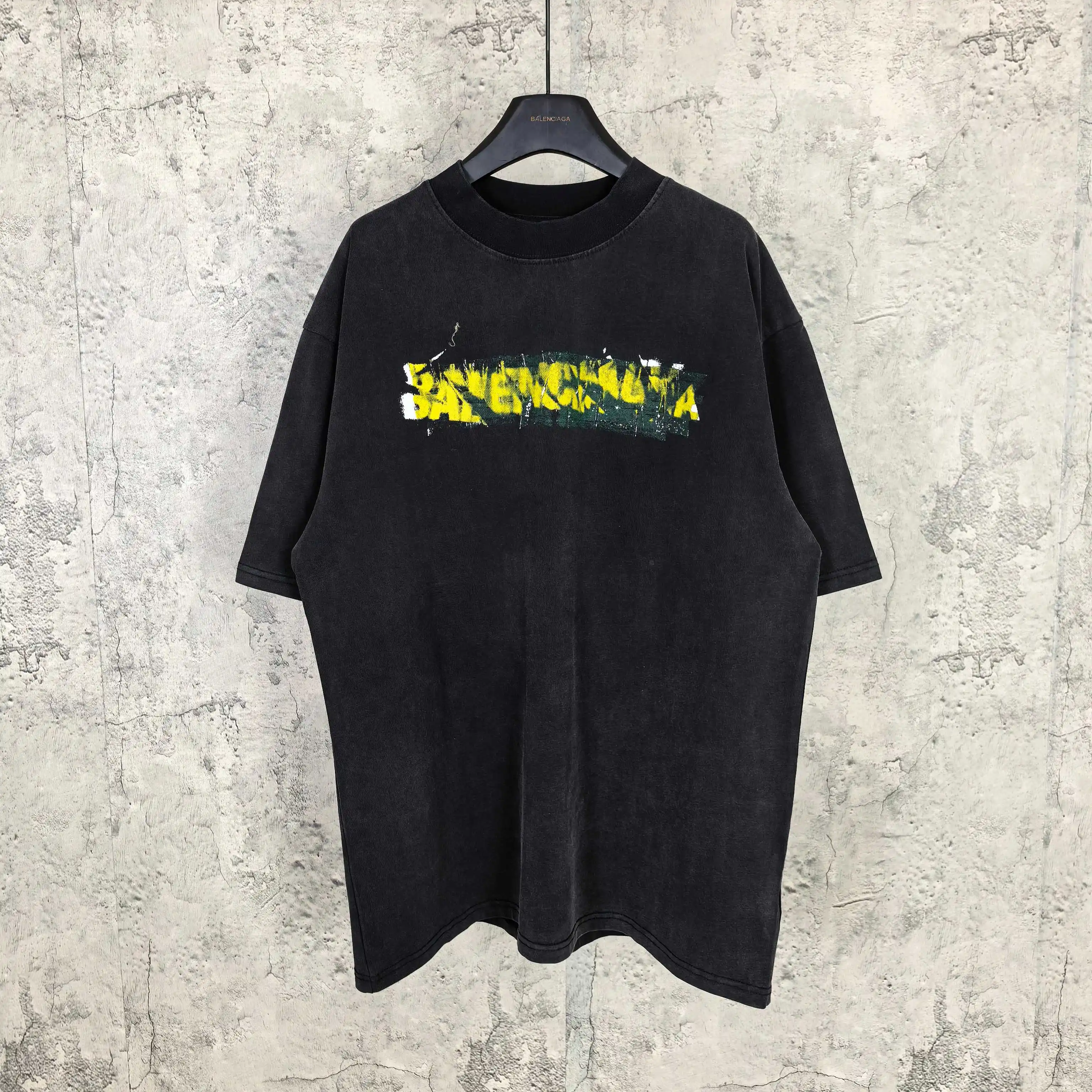 Messy Spray Logo Washed Cotton T-Shirt D15023195