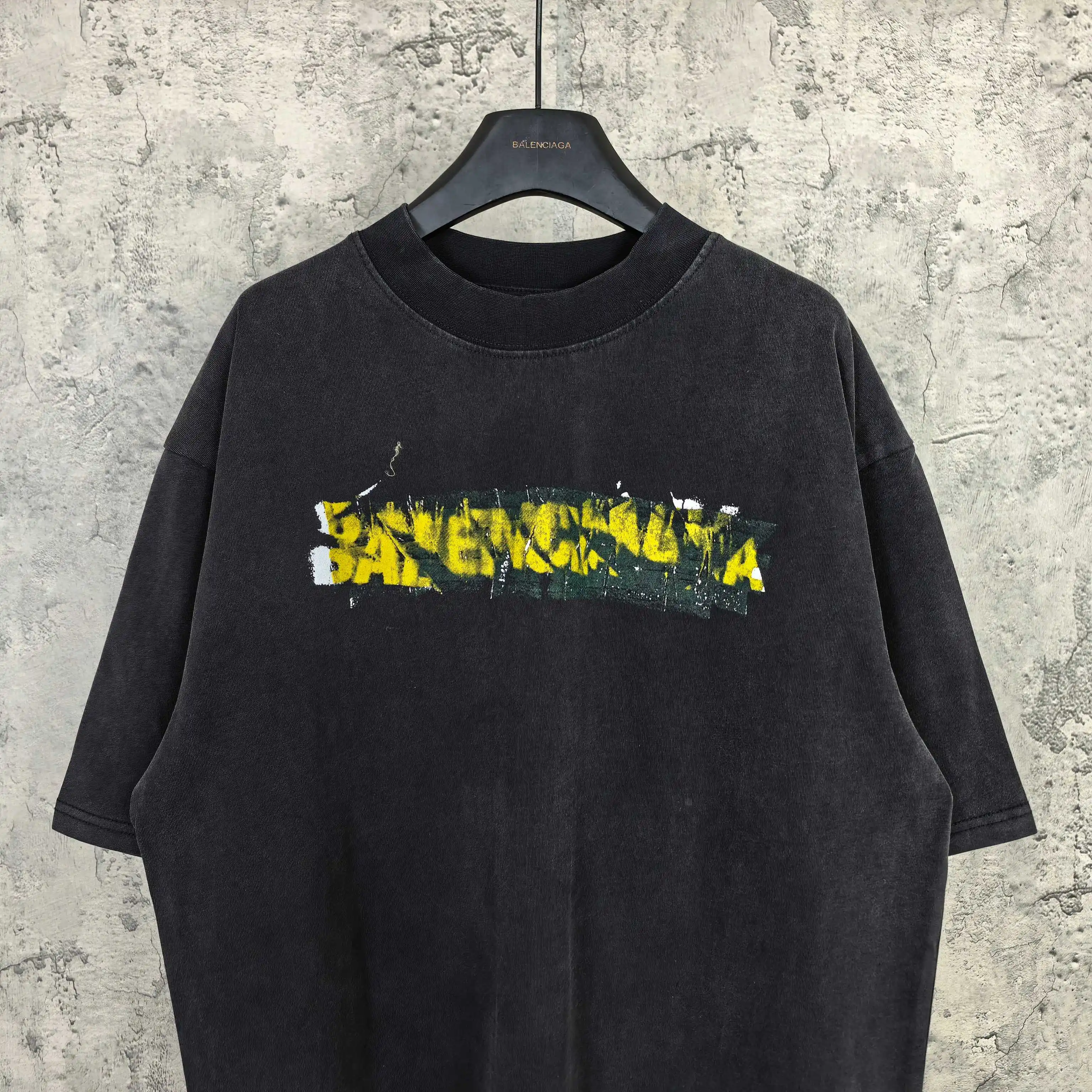 Messy Spray Logo Washed Cotton T-Shirt D15023195 — view 3
