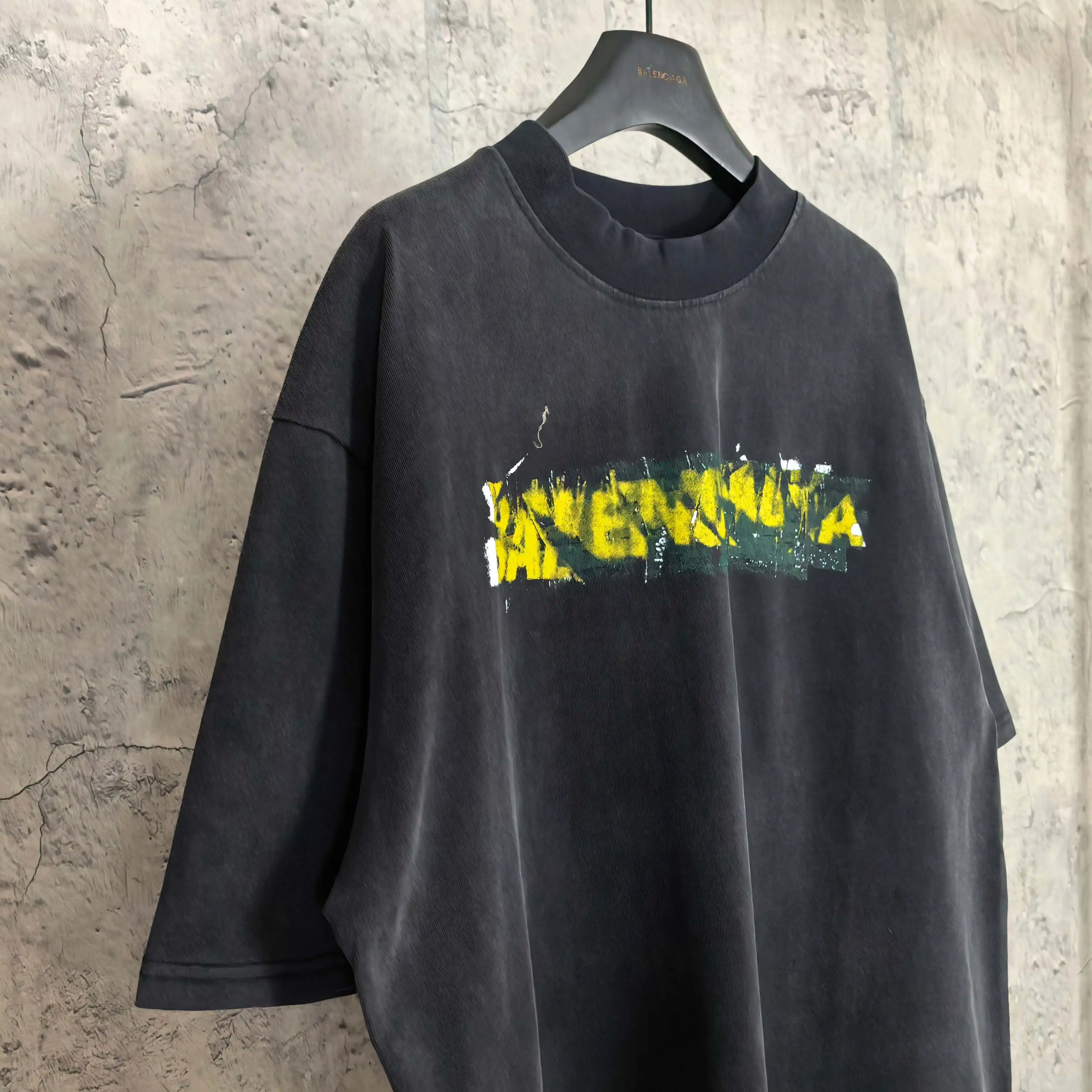 Messy Spray Logo Washed Cotton T-Shirt D15023195 — view 7