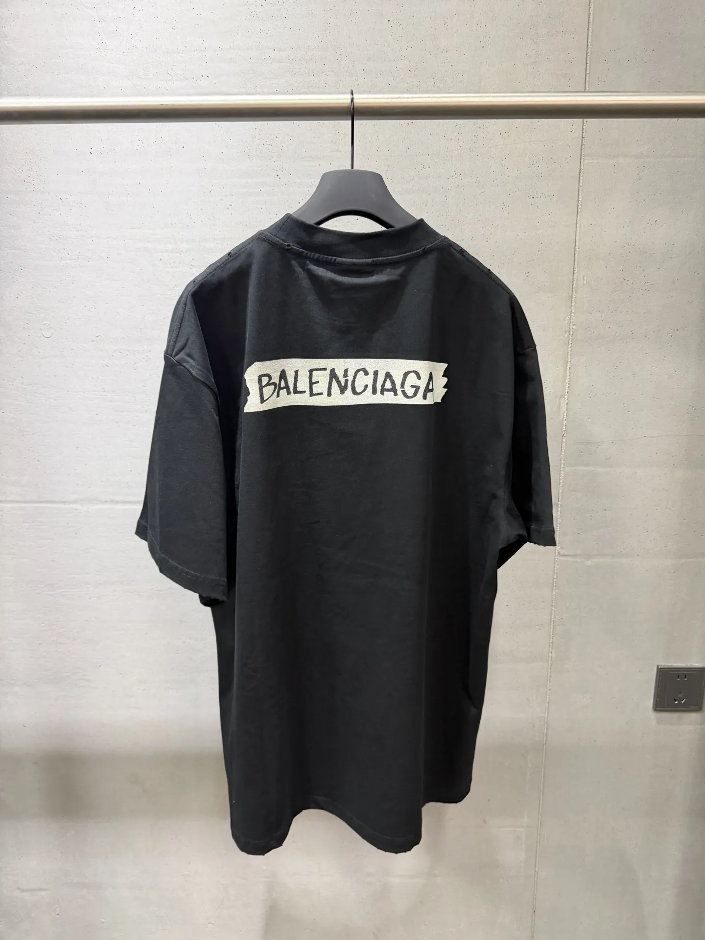 Tape Logo Oversized Cotton T-Shirt D15018755 — view 2
