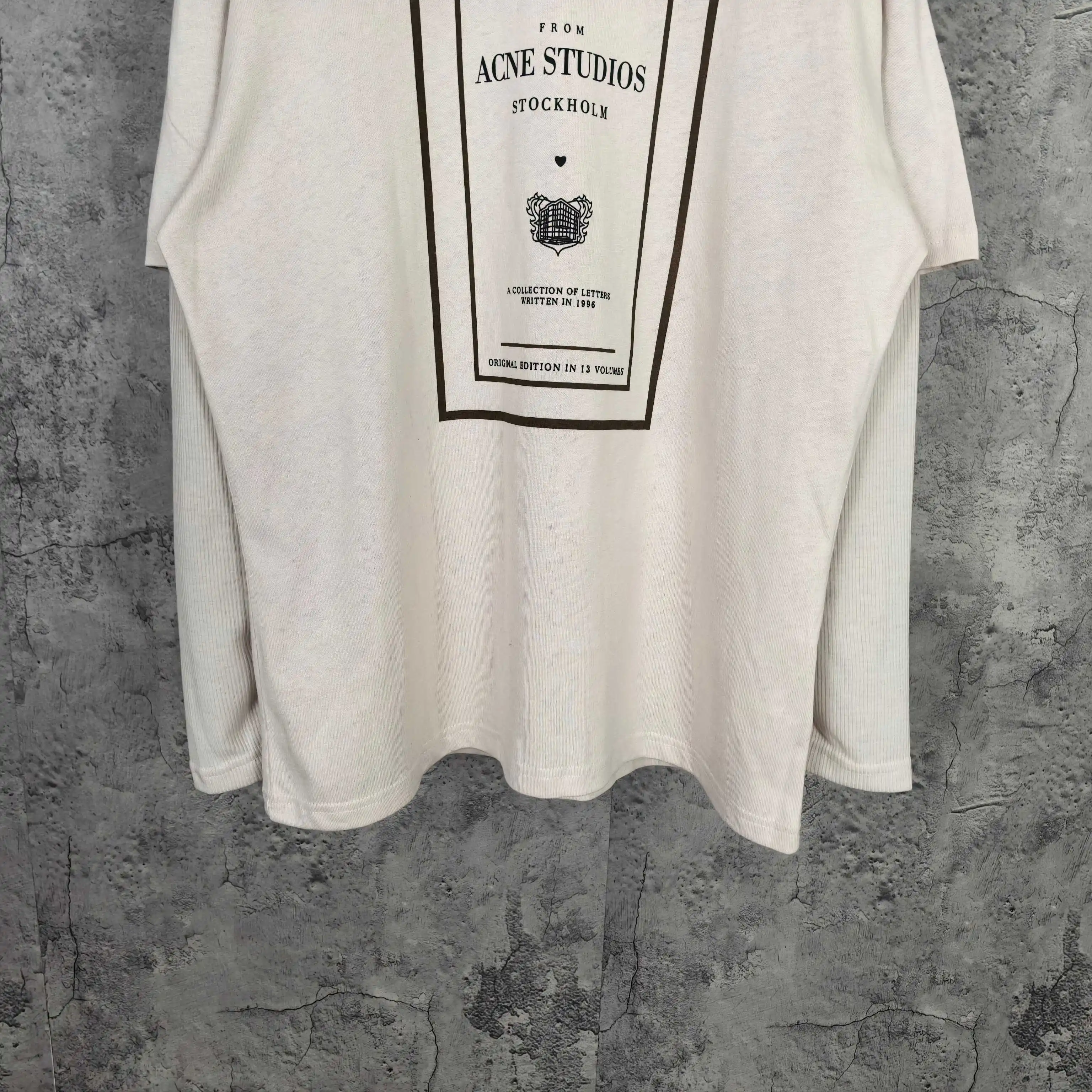Logo Graphic Layered Long-Sleeve T-Shirt D15523225 — view 8